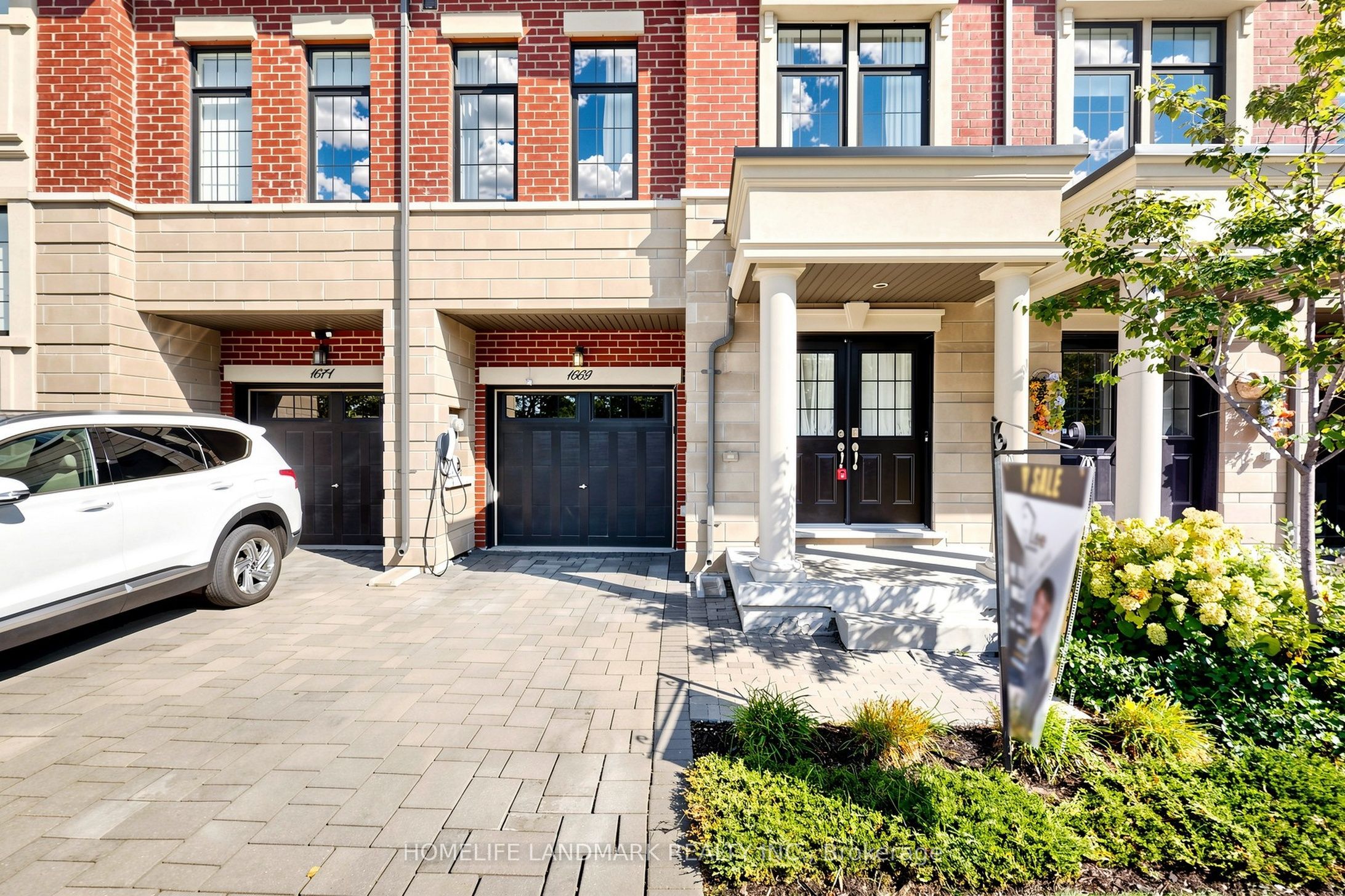 1669 Vellore Crescent
