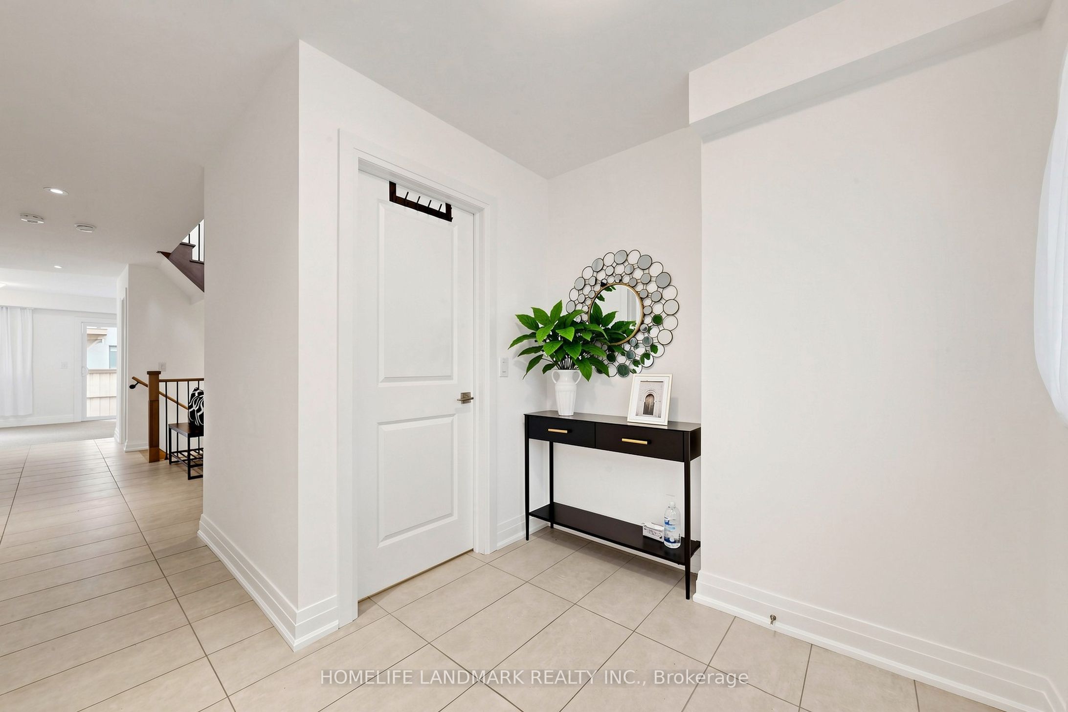 1669 Vellore Crescent