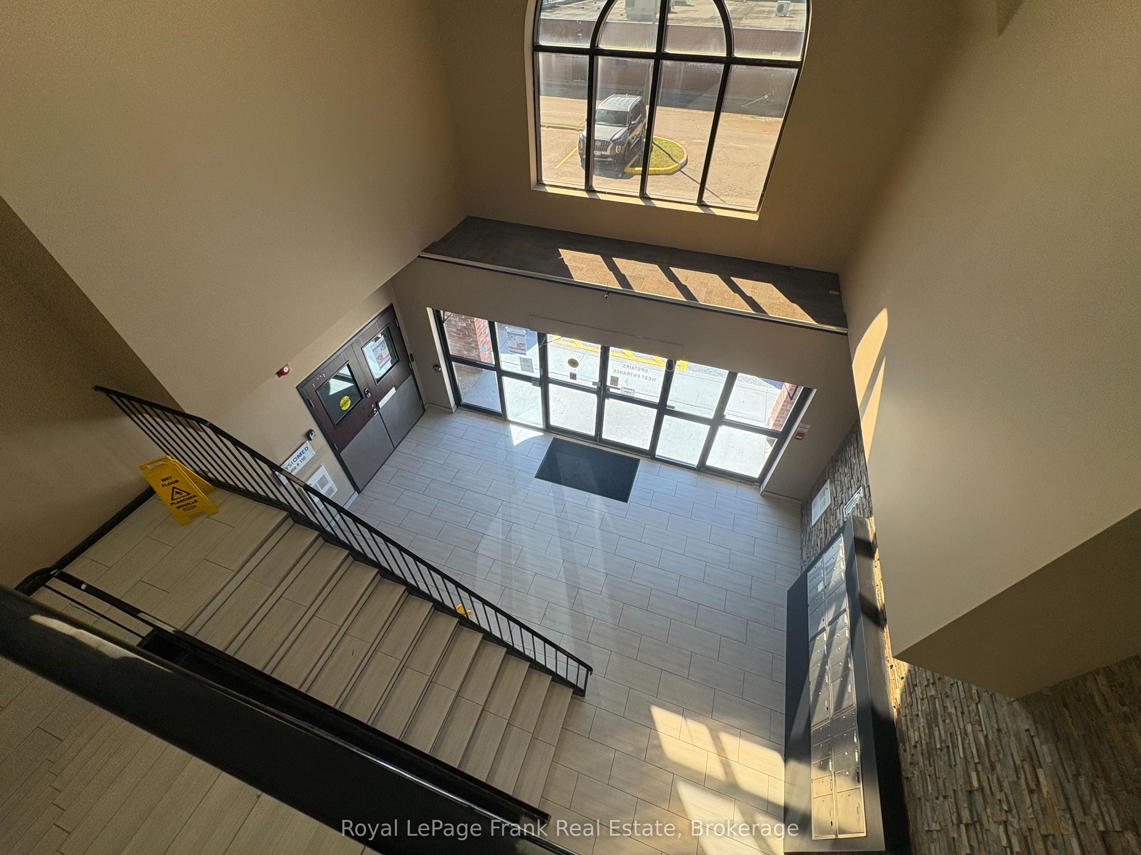 1614 Dundas Street E 210