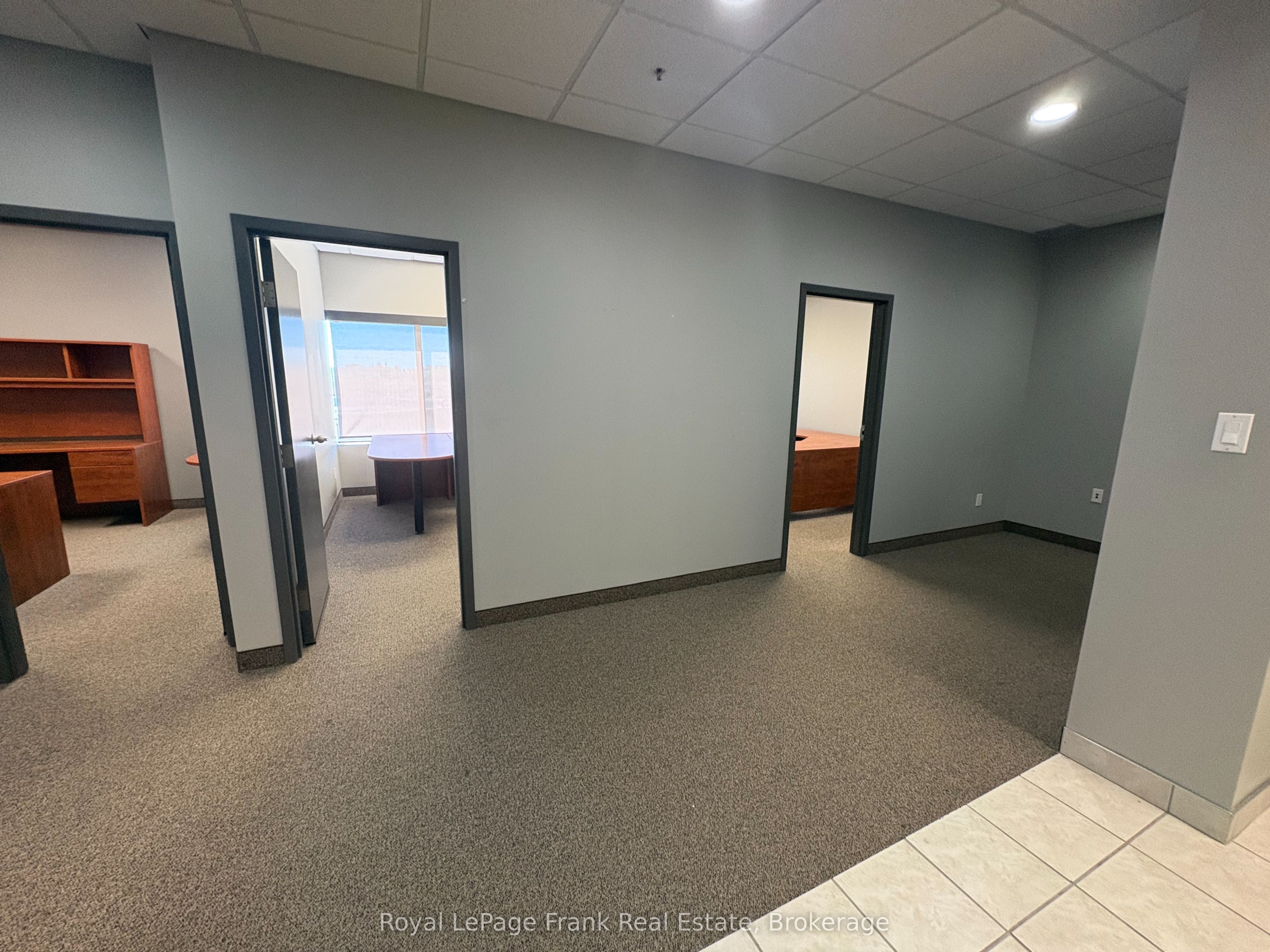 1614 Dundas Street E 210