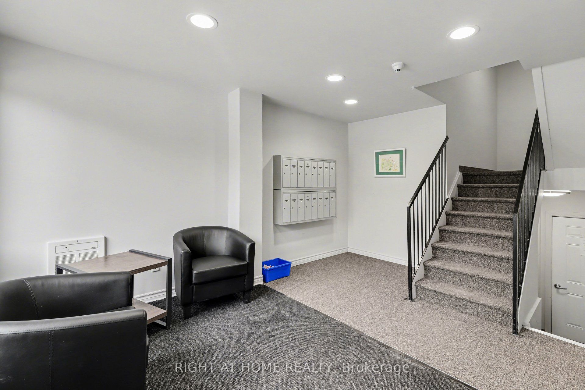 646 Cummings Avenue 202