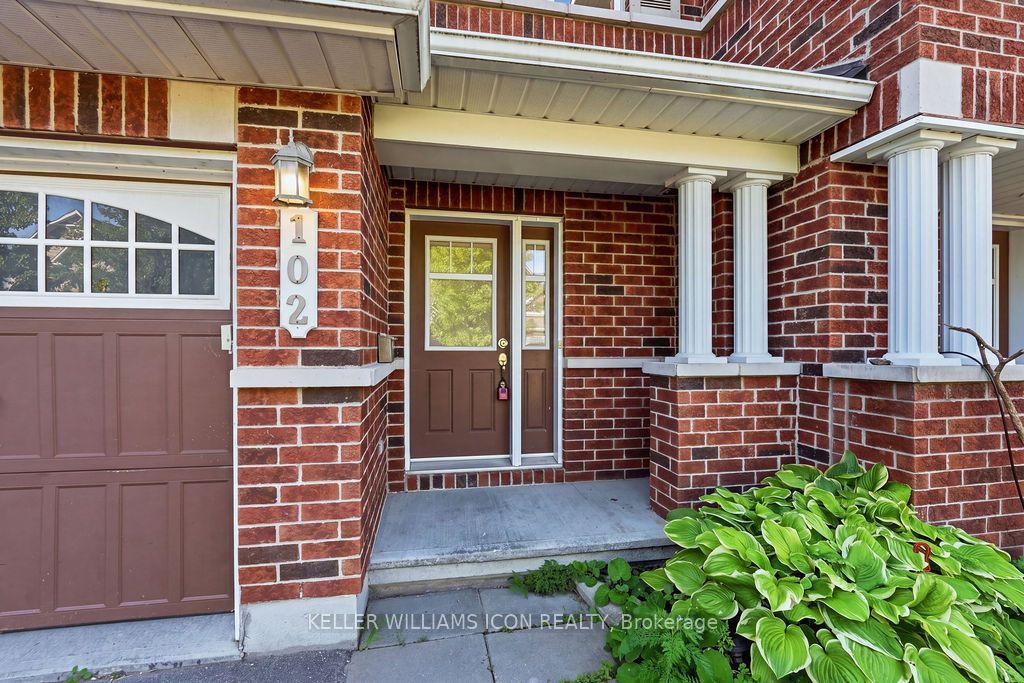 102 Garrity Crescent
