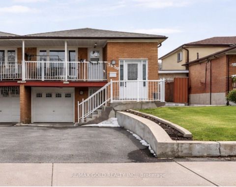 3430 Chipley Crescent Mississauga ON L4T 2E2