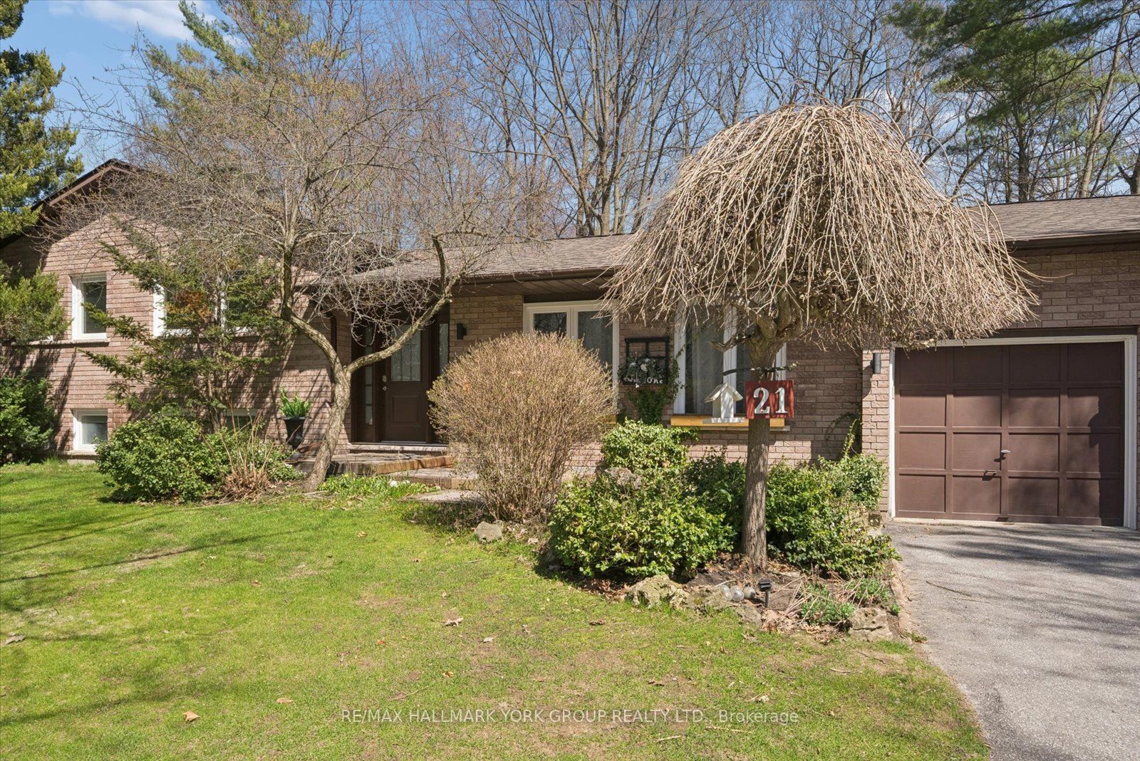 21 Artesian Avenue