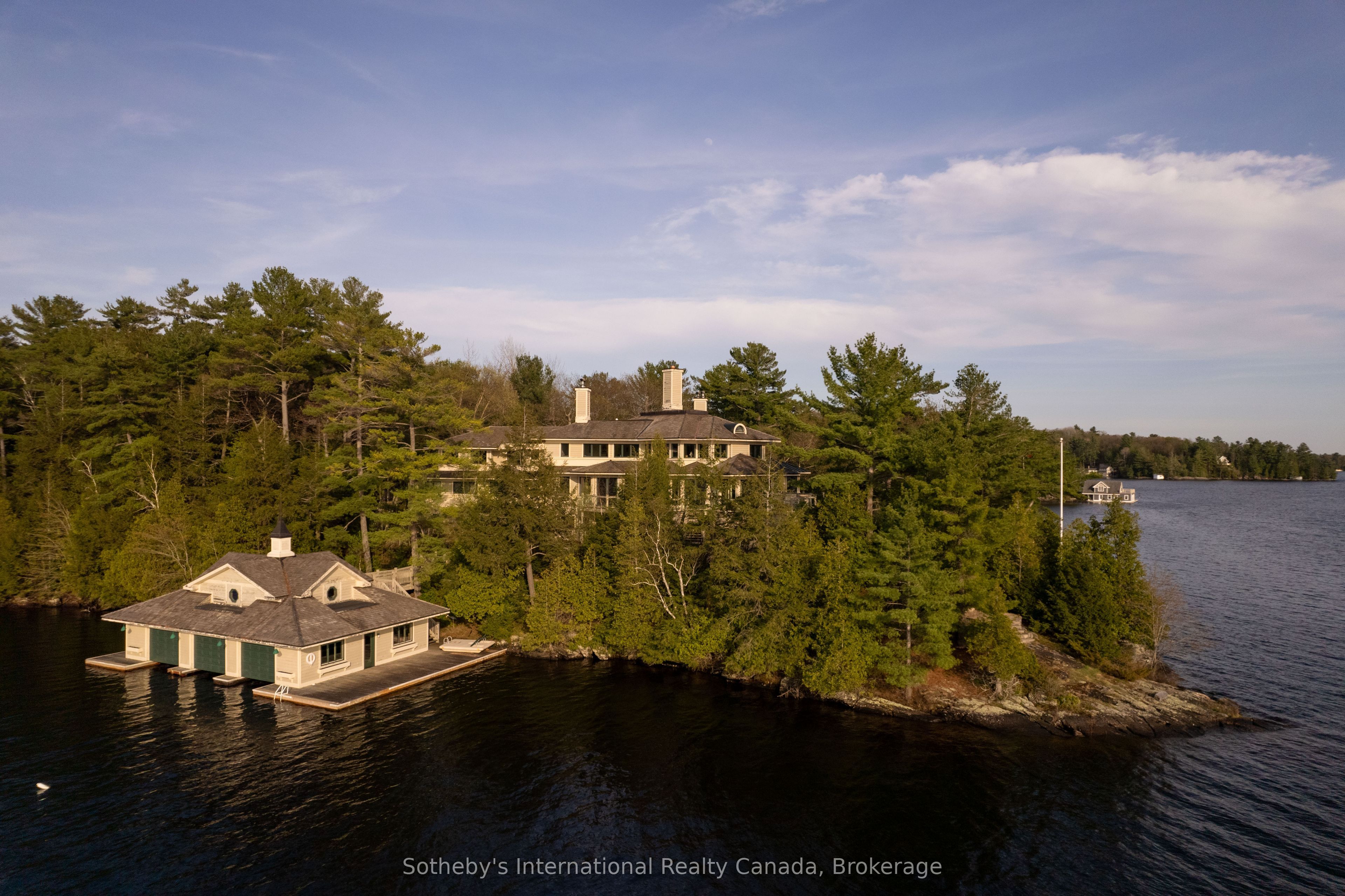 1250 WALDMERE Road Point Cottage