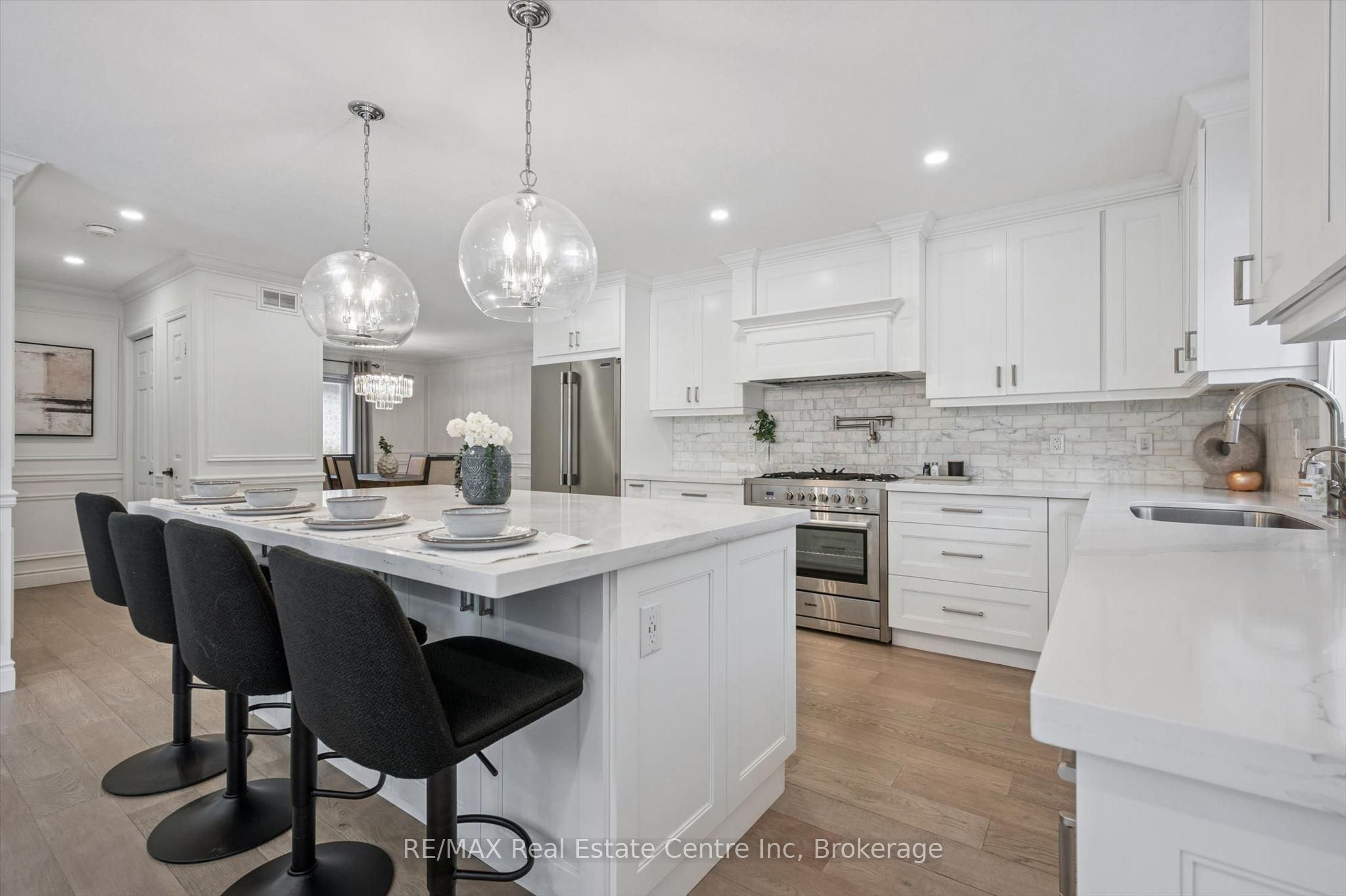 18 KEYS Crescent