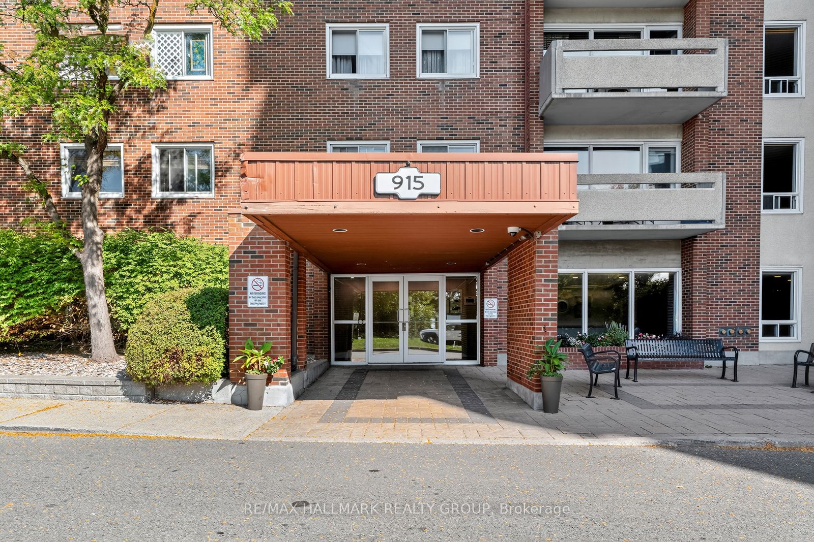 915 Elmsmere Road 304