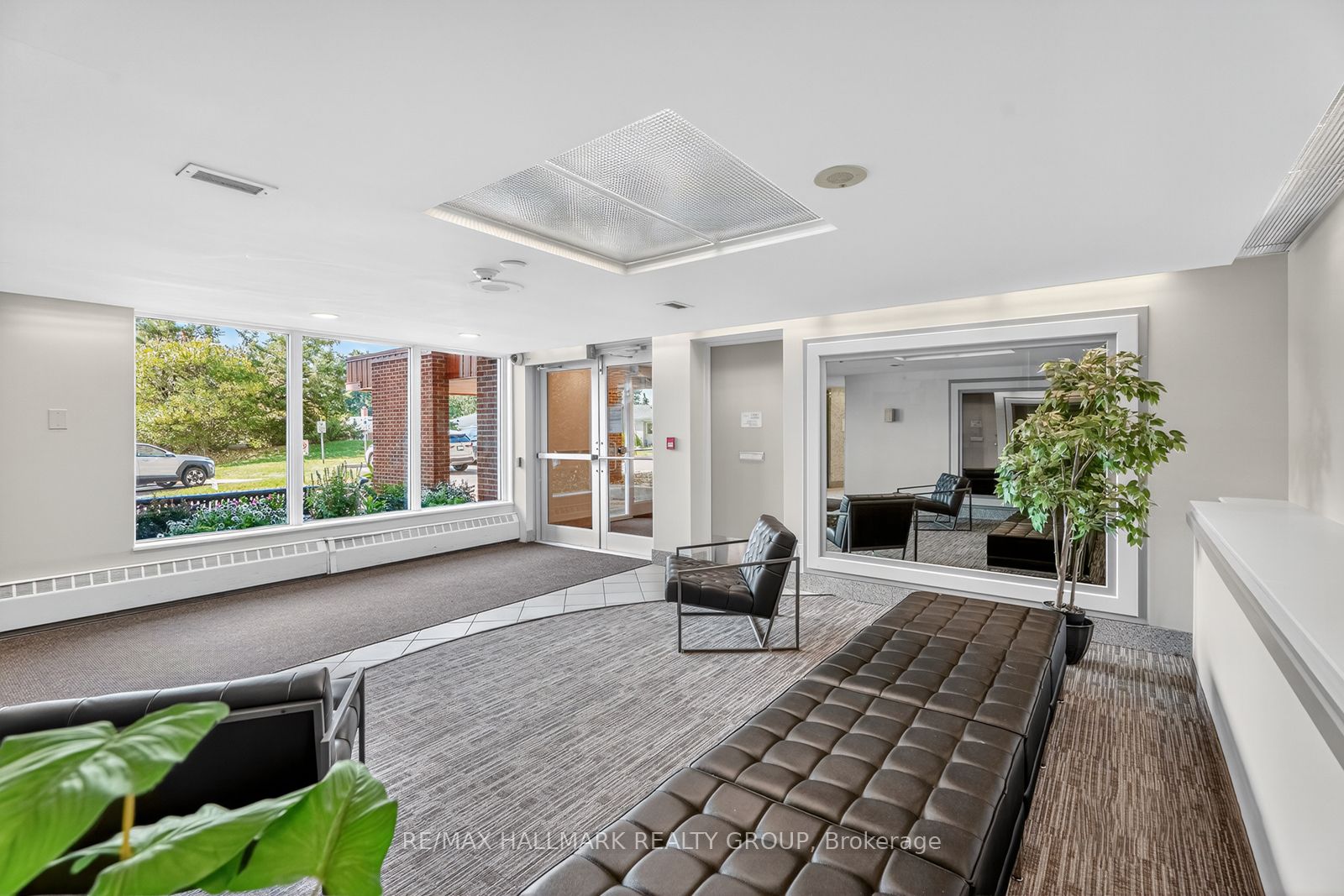 915 Elmsmere Road 304