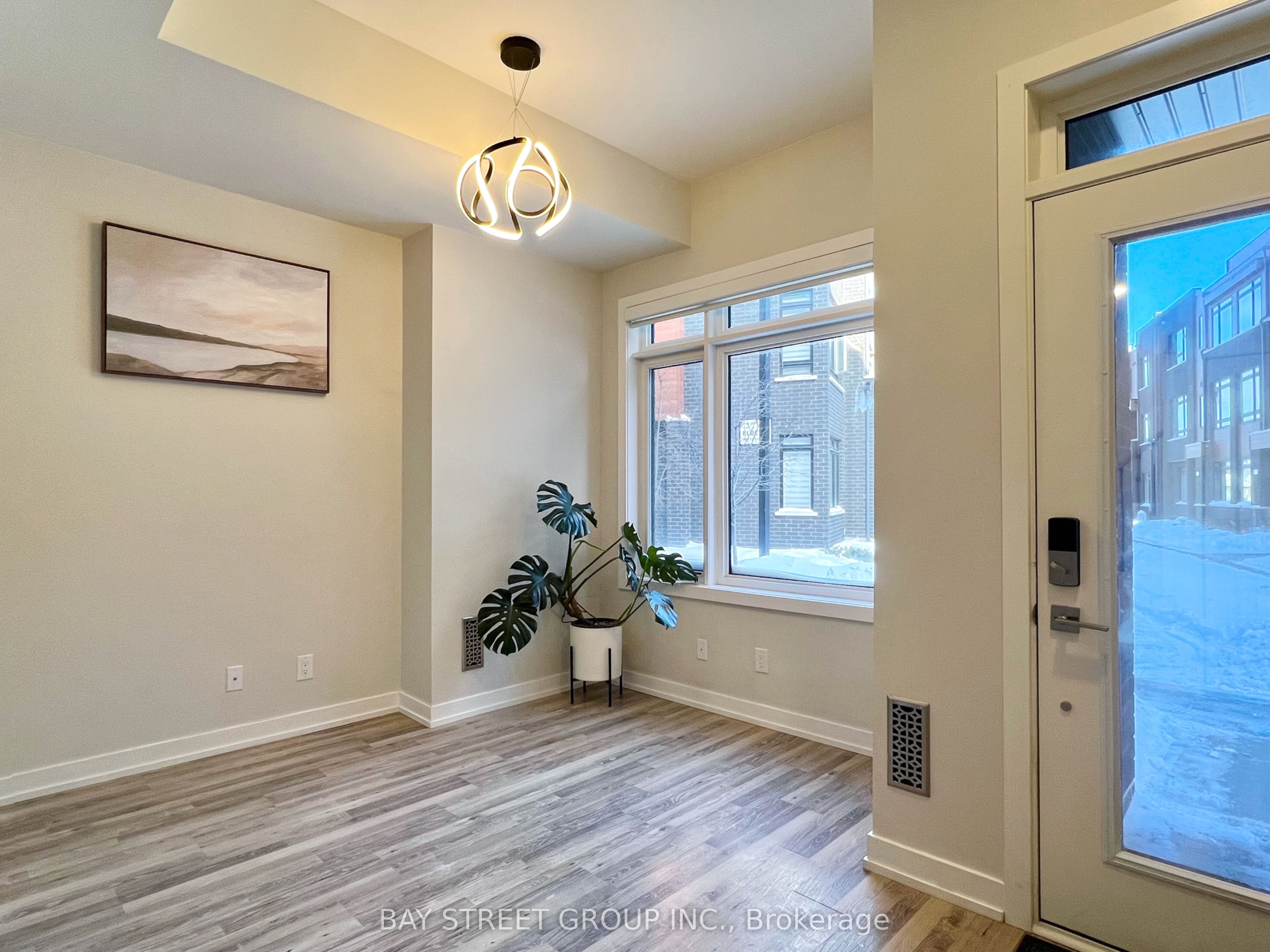 370 Red Maple Road 13