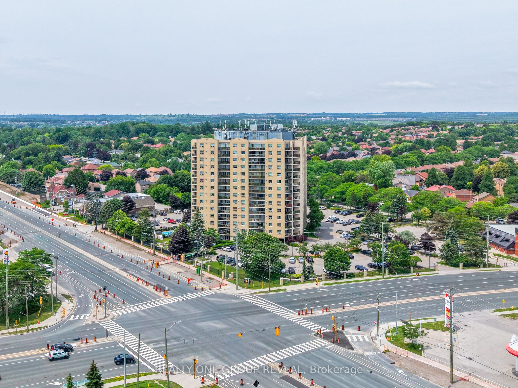 2 Westney Road N 602
