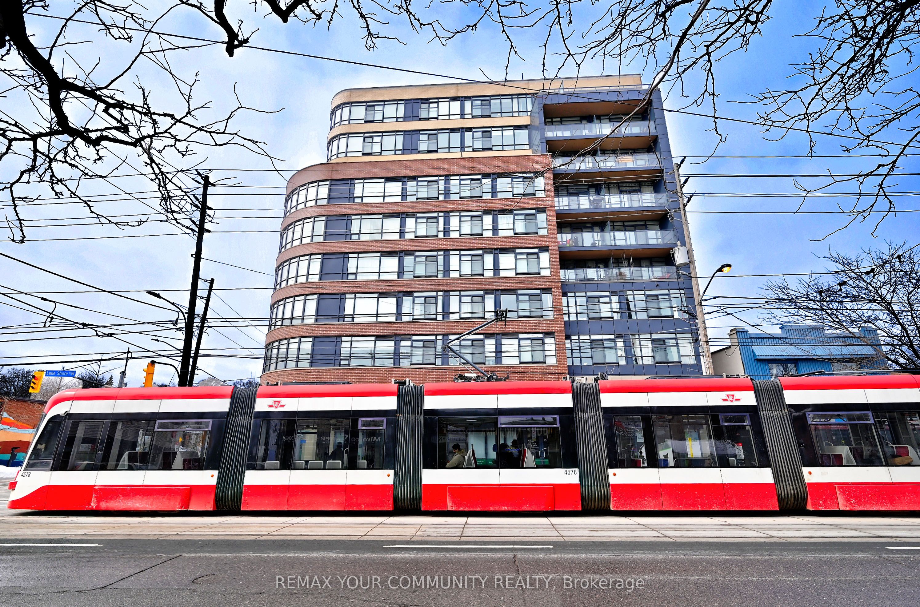 11 Superior Avenue 907