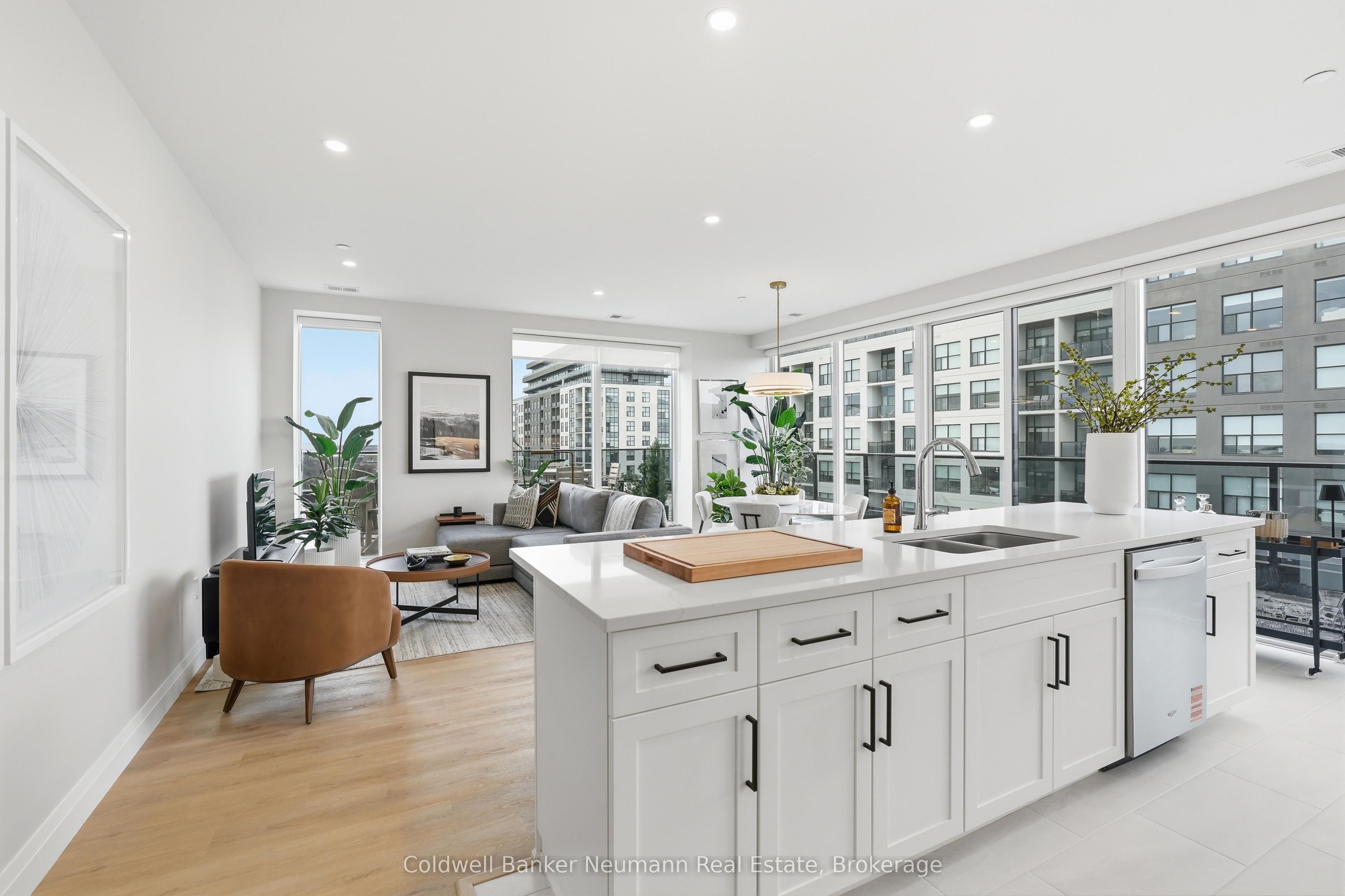 1882 Gordon Street 813