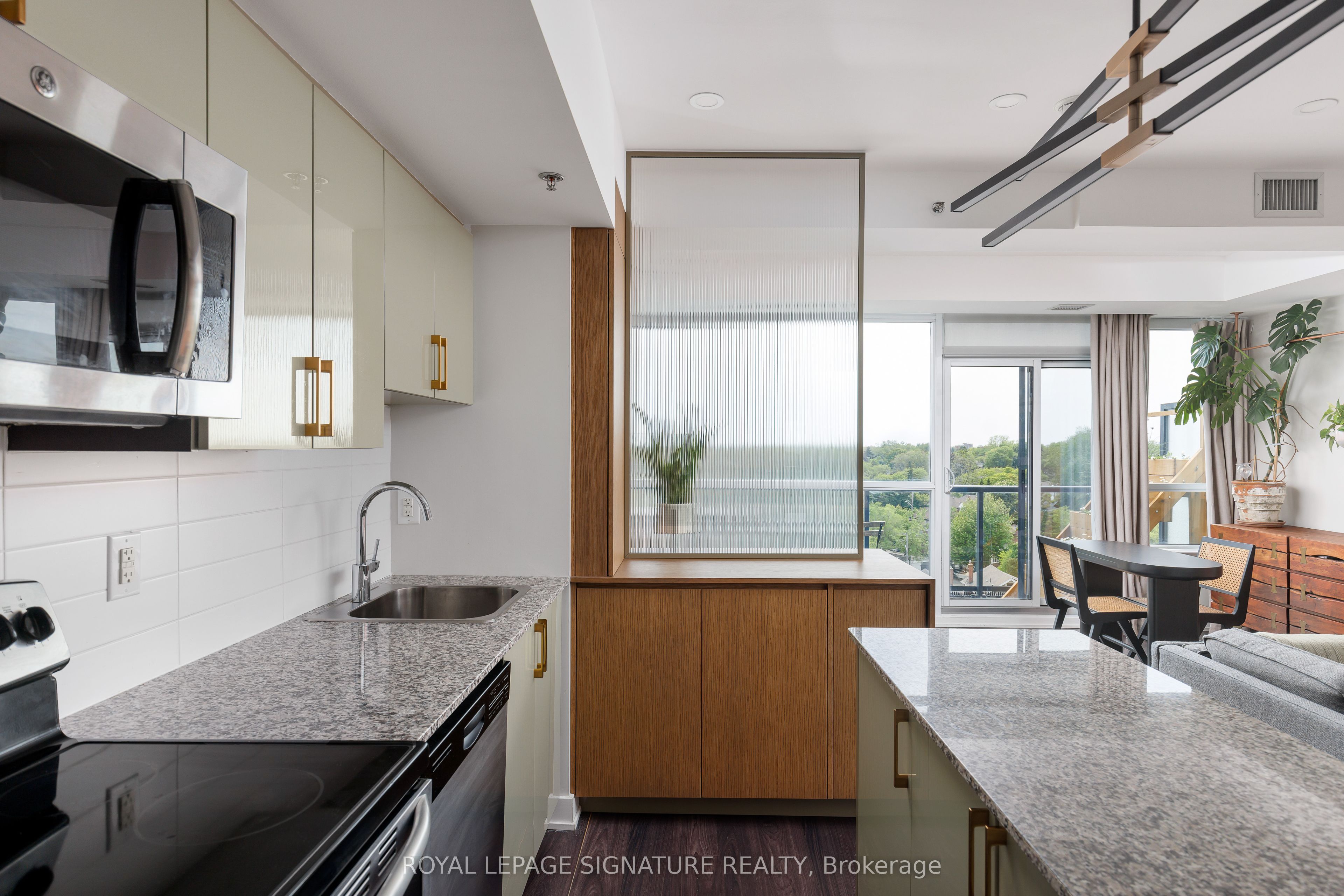 11 Superior Avenue 908