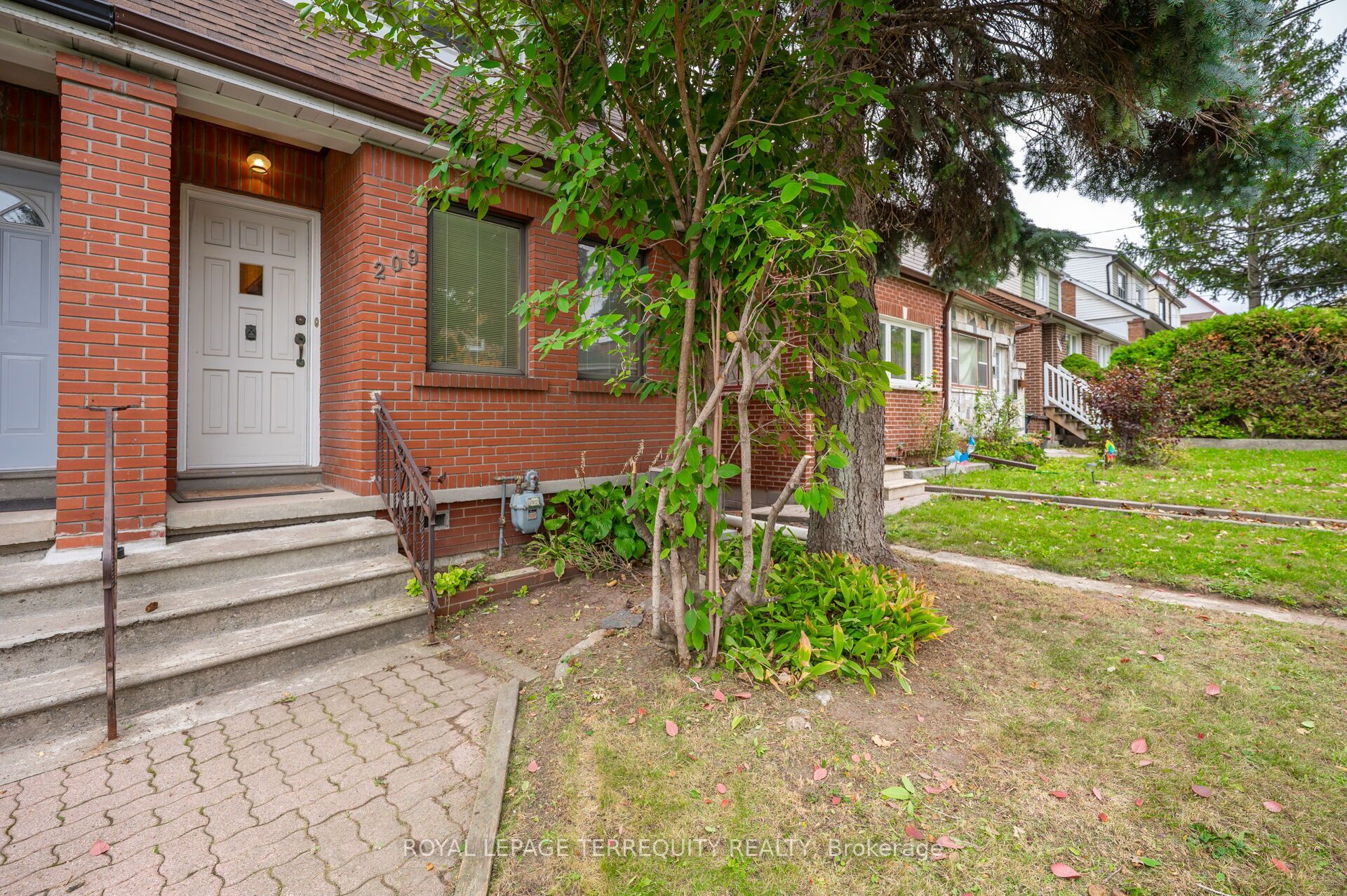 209 Caledonia Road