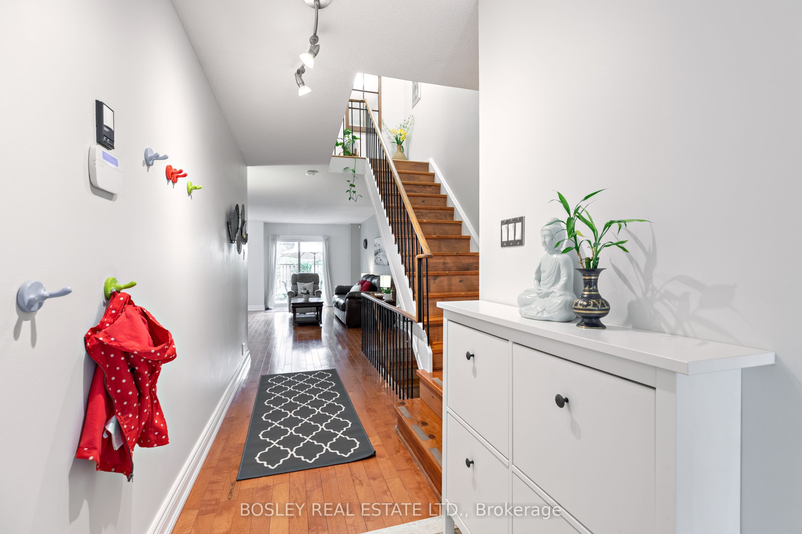 6 Markburn Court