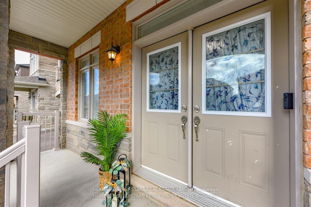 21 CATTAIL Crescent