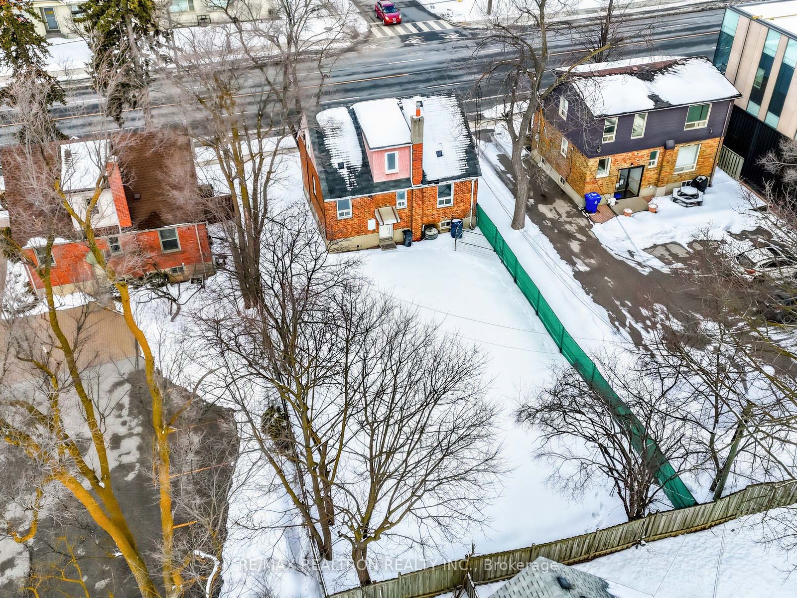 135 Sheppard Avenue E