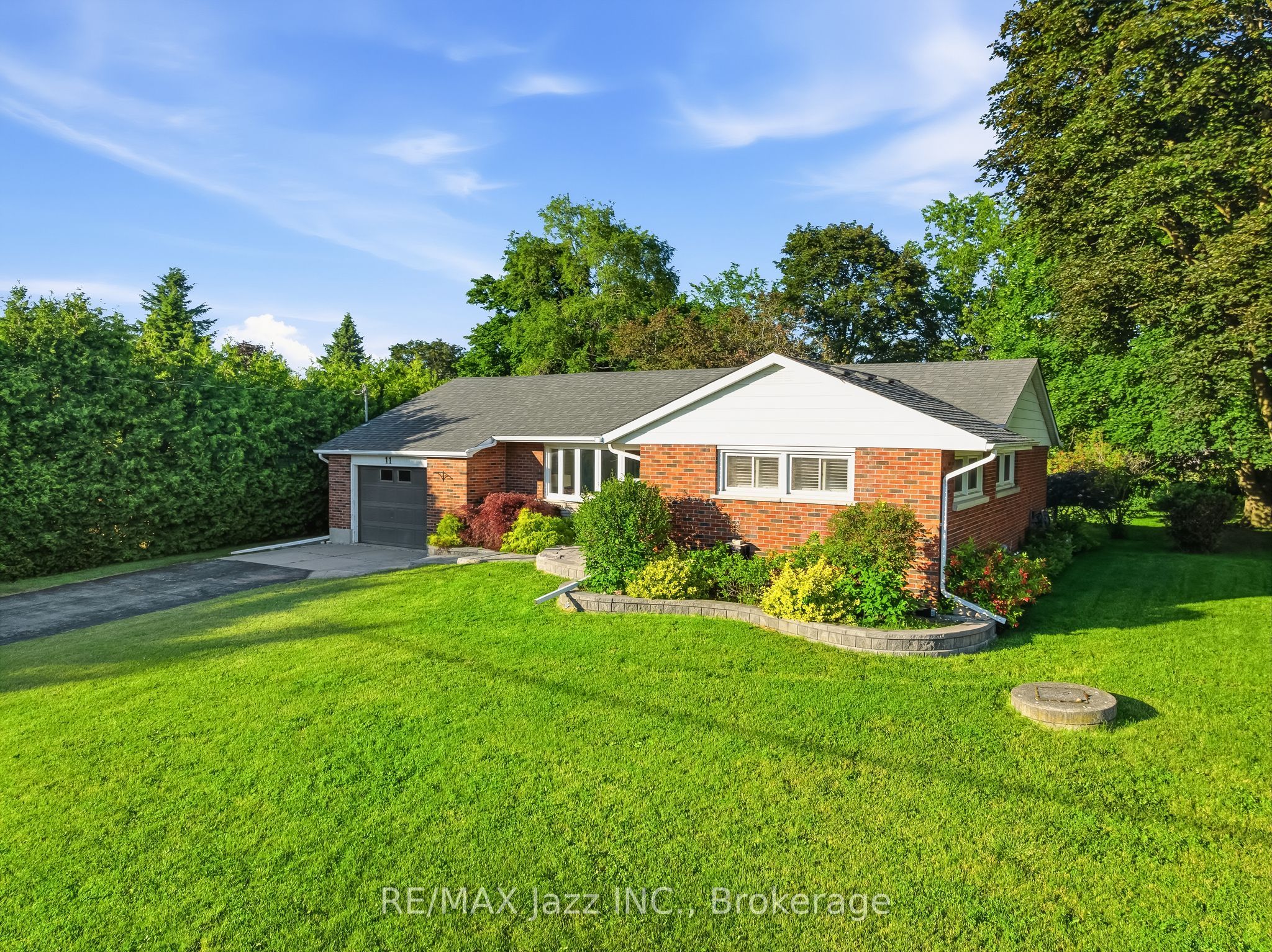 11 Lynwood Avenue