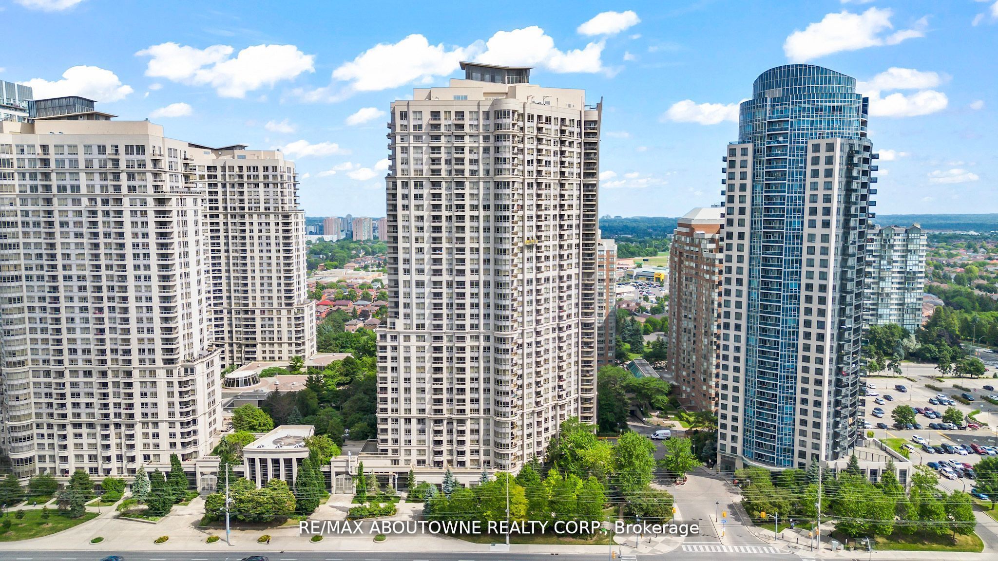 310 Burnhamthorpe Road W 401