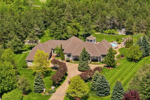 7 Sugarbush Lane Uxbridge ON L9P 2A1