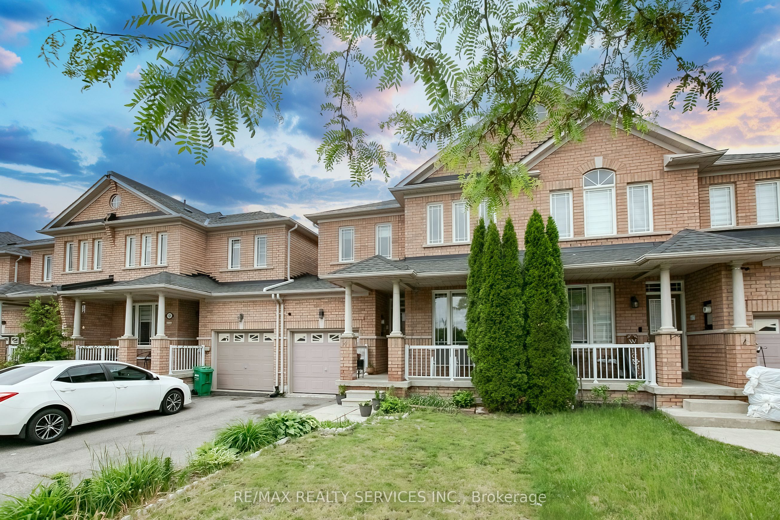 14 Eaglefield Gate