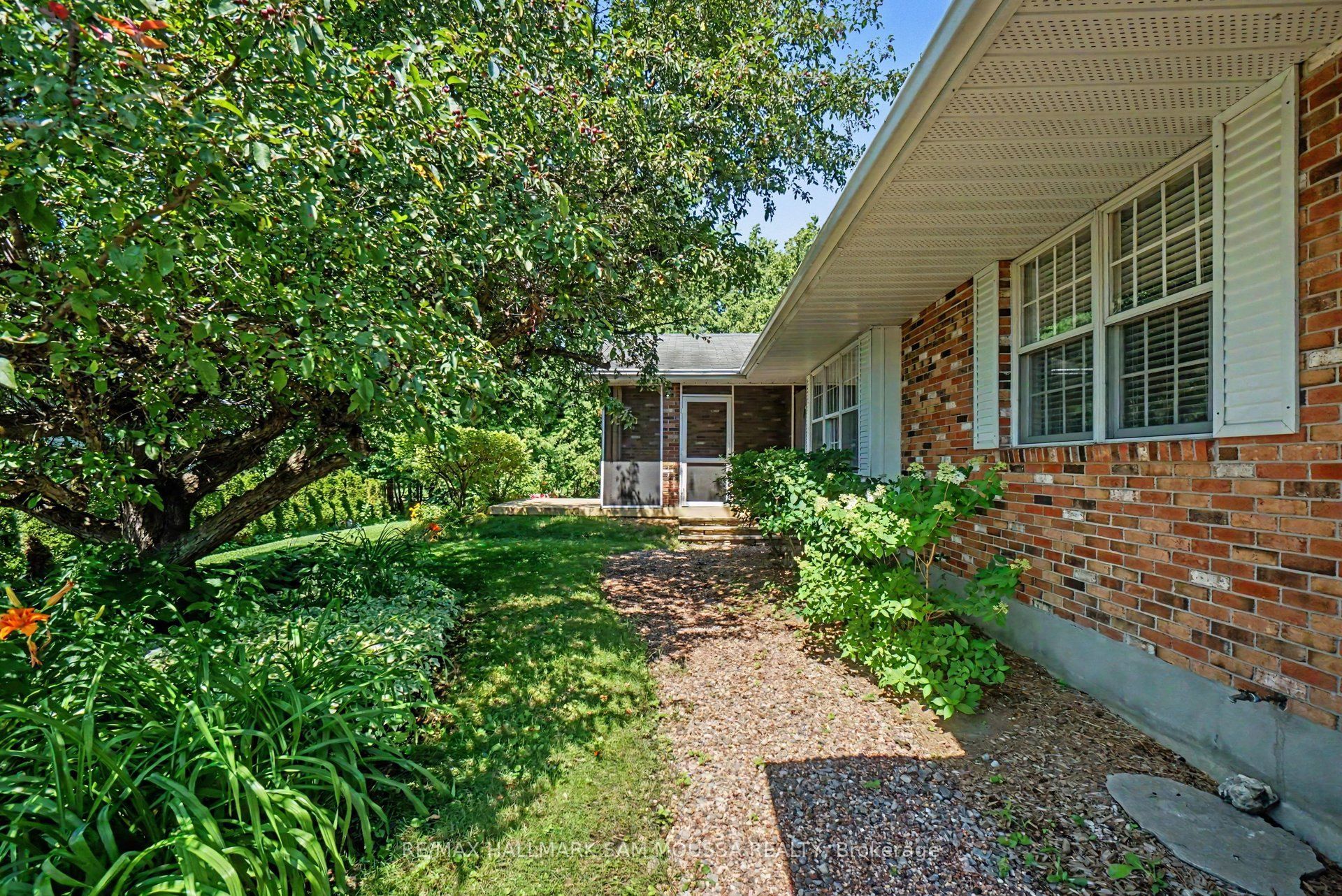 118 Juanita Avenue