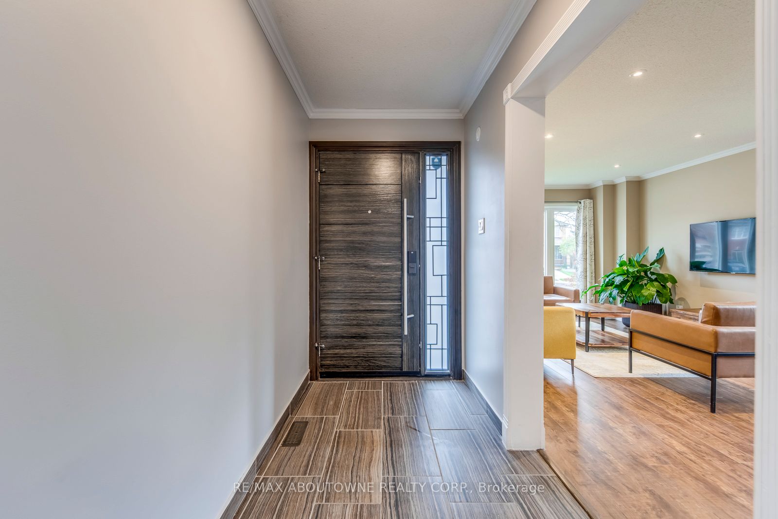 1209 Old Oak Drive