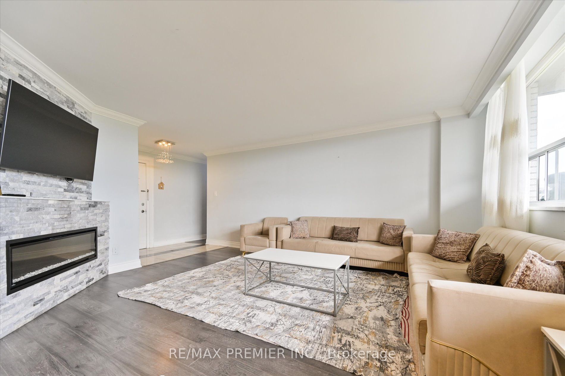 80 Grandravine Drive 716