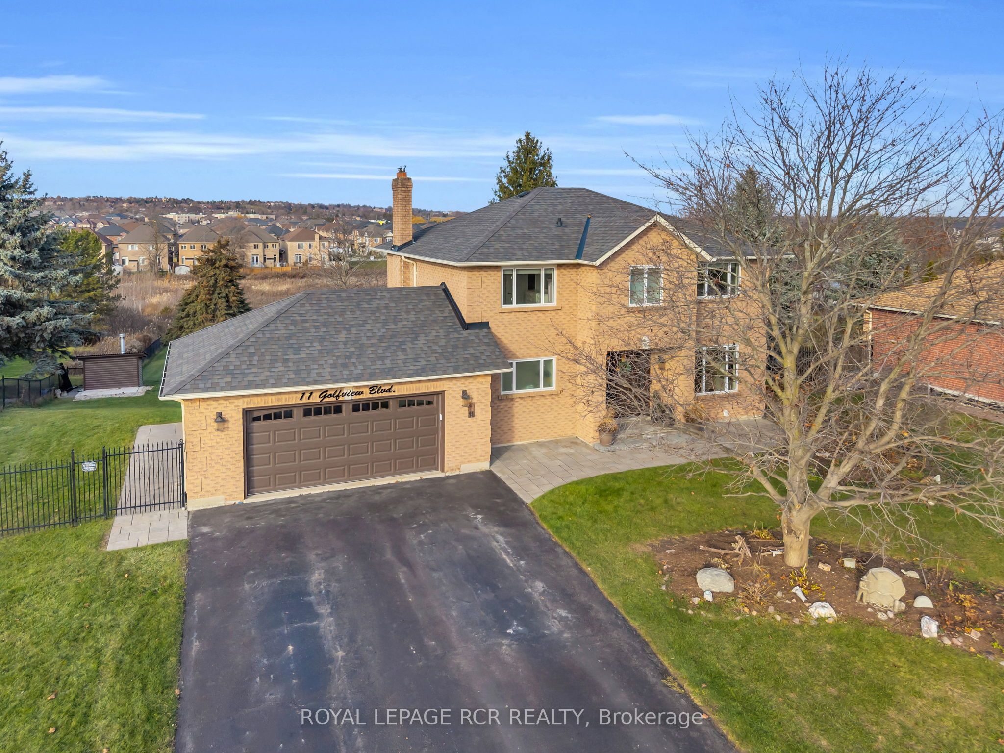 11 Golfview Boulevard