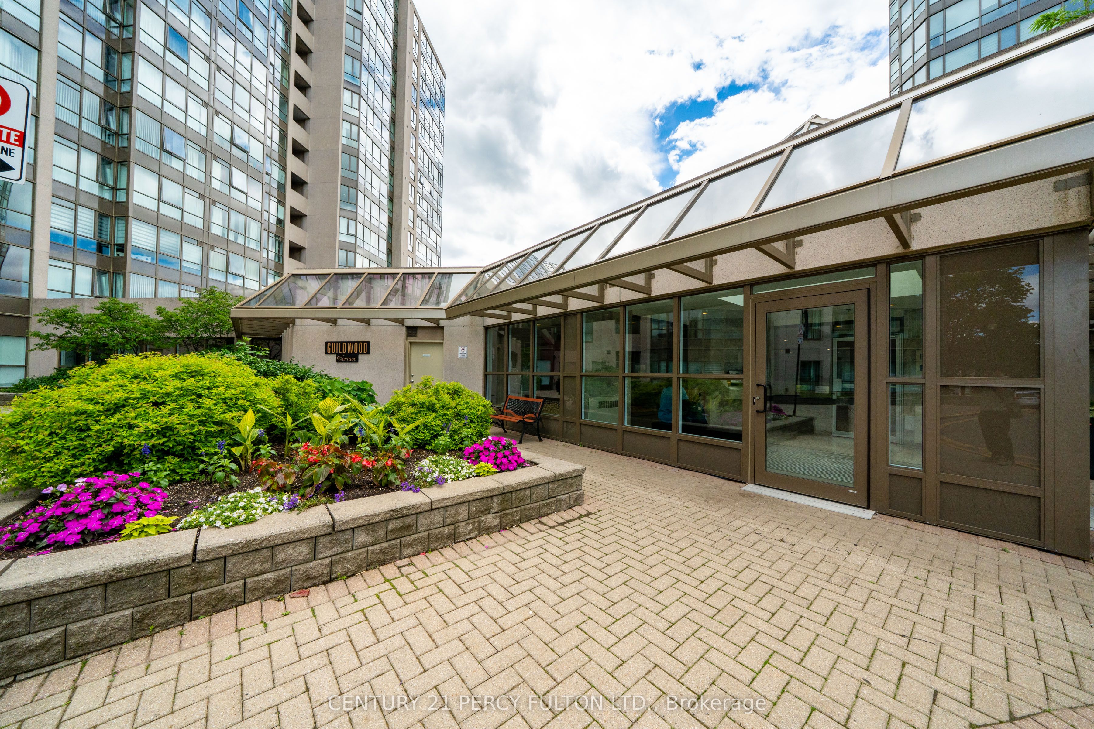 3231 Eglinton Avenue E 206B