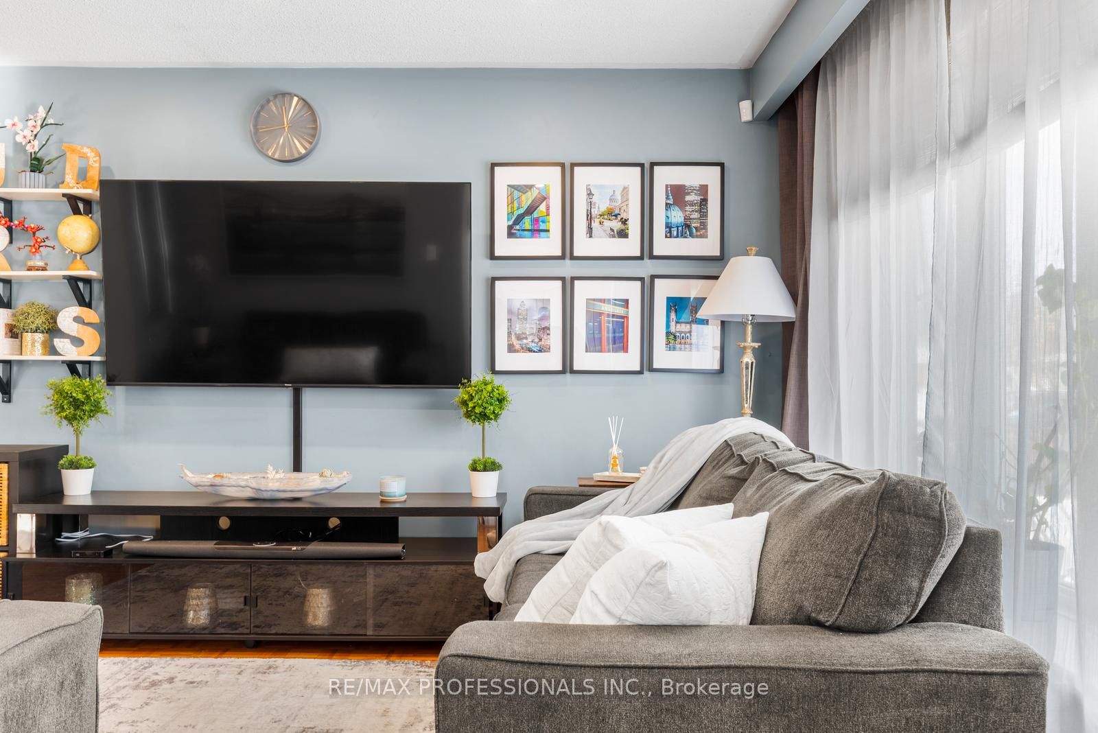 7656 Priory Crescent