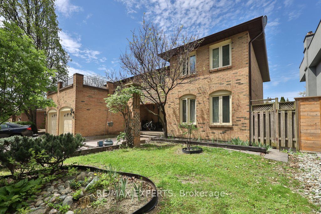 38 Colton Crescent S
