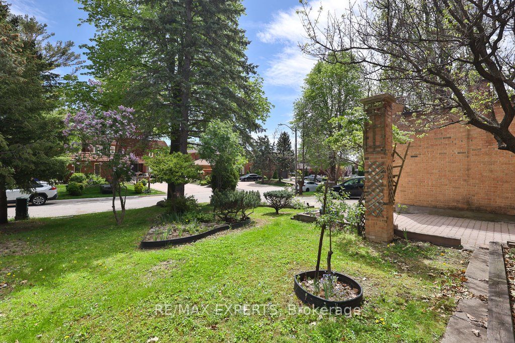 38 Colton Crescent S