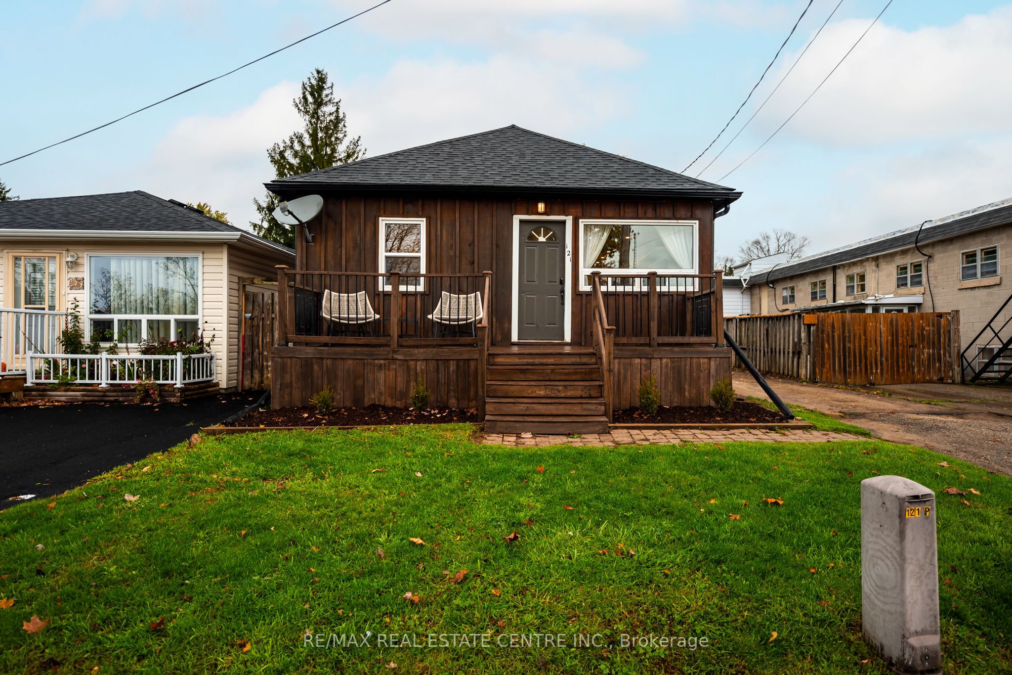 121 Proton Street N