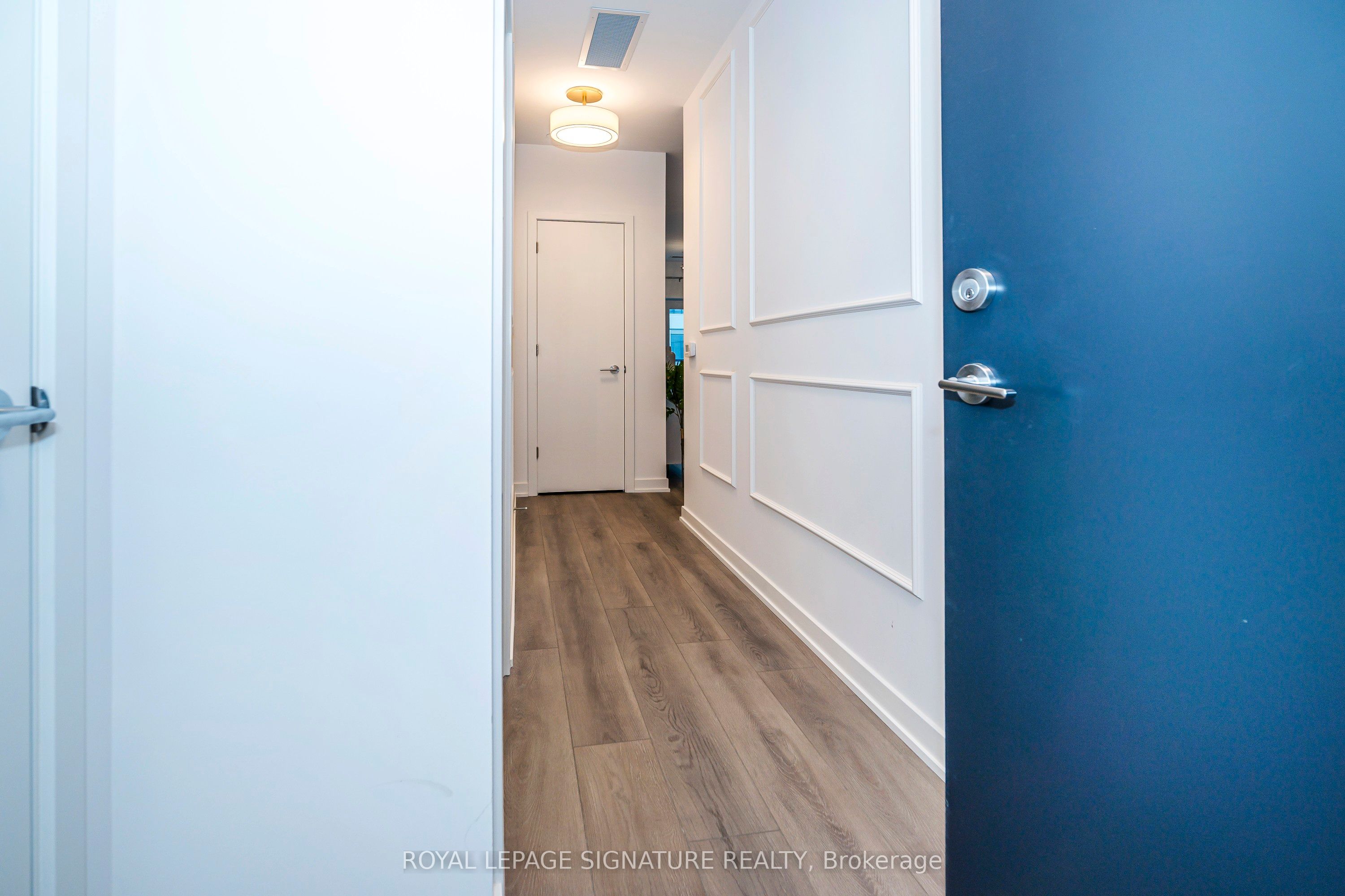 7439 Kingston Road 815