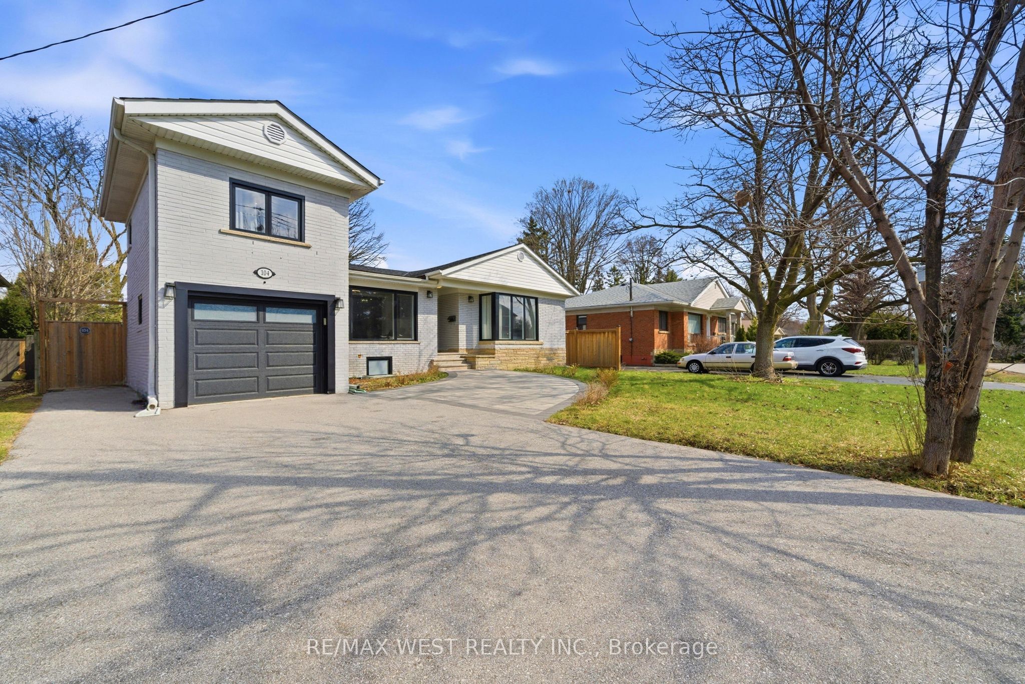 104 Great Oak Drive