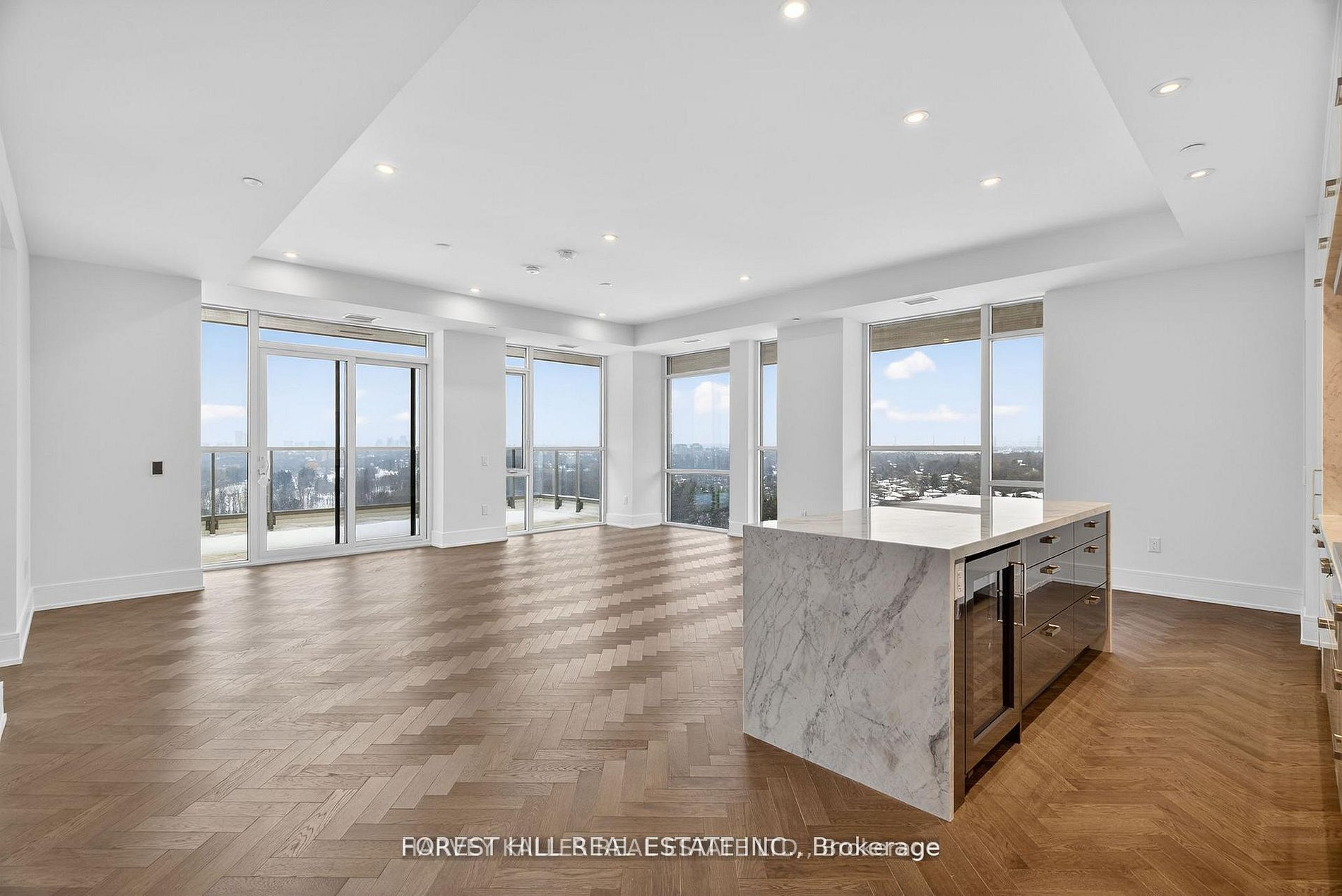 399 Royal Orchard Boulevard LPH22