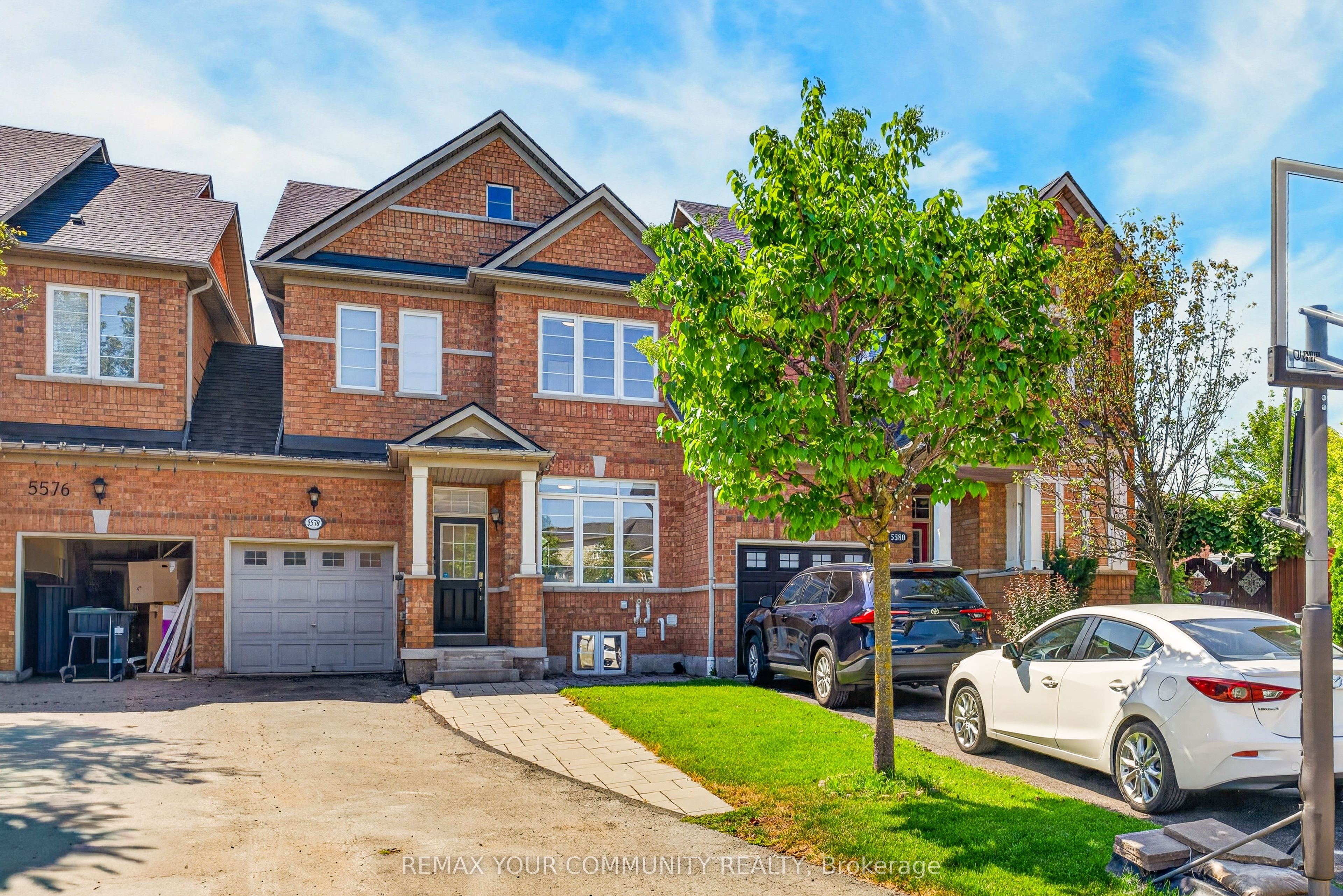 5578 Waterwind Crescent