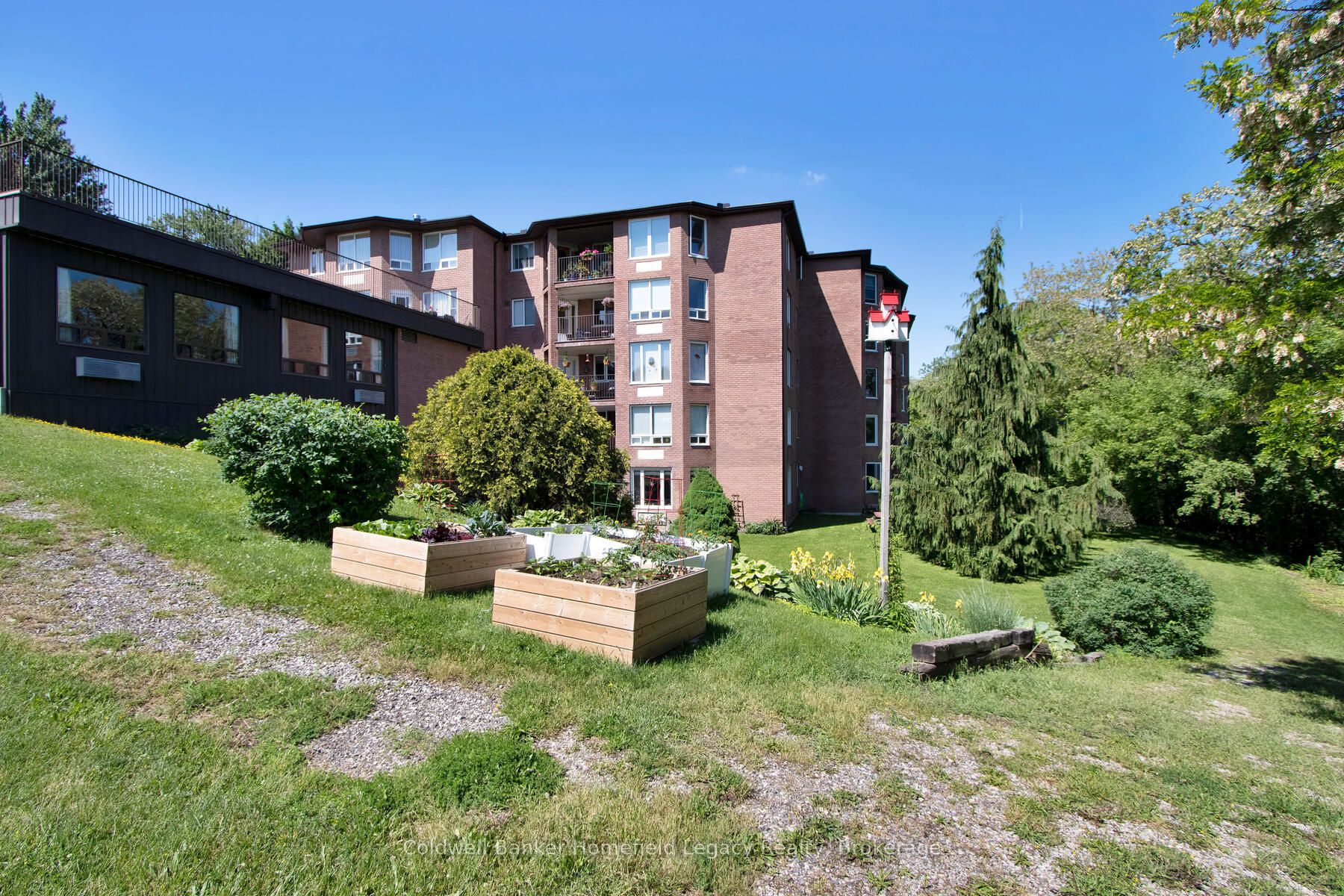 22 St Andrew Street N 502