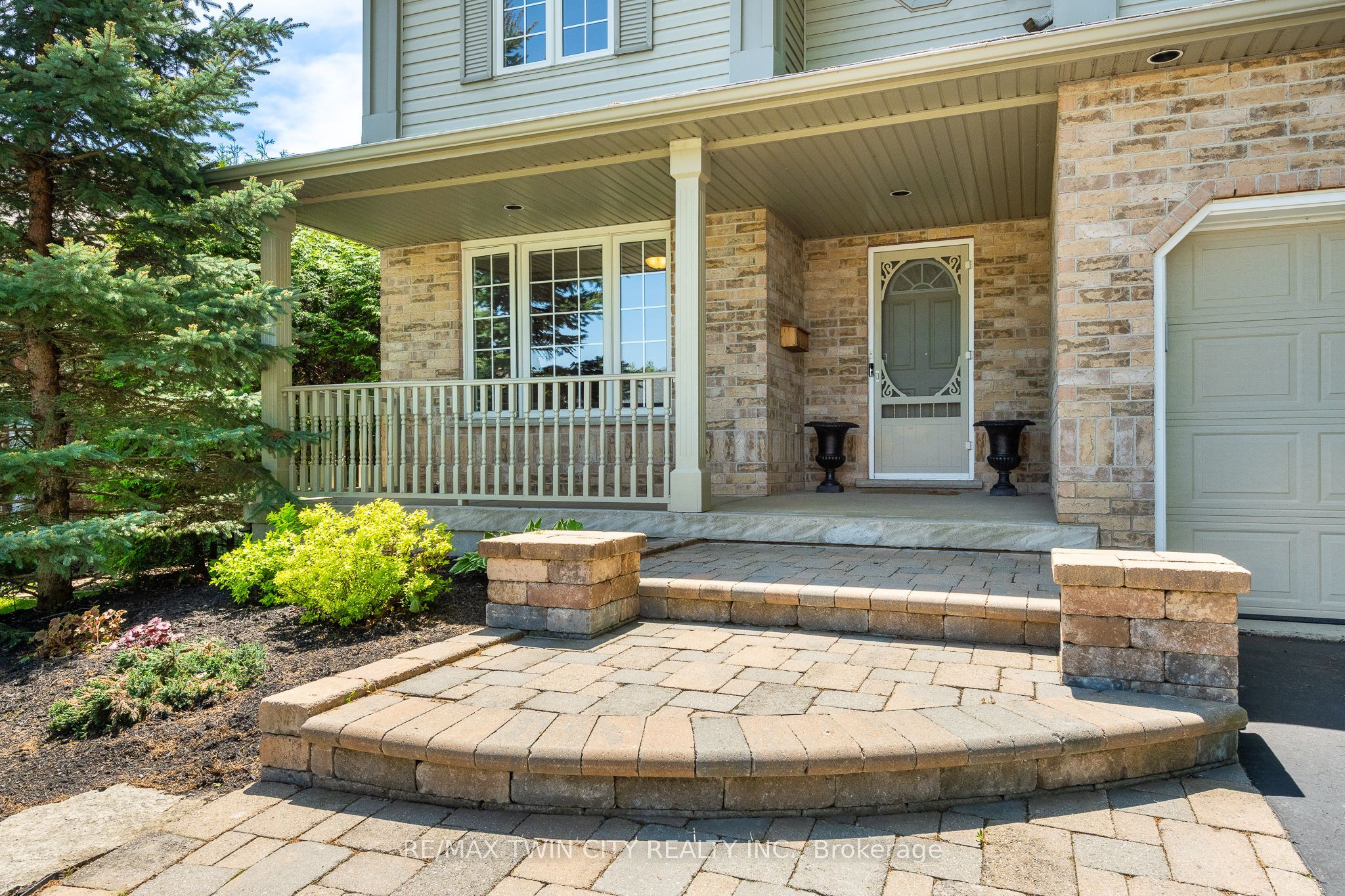 15 Carolinian Lane