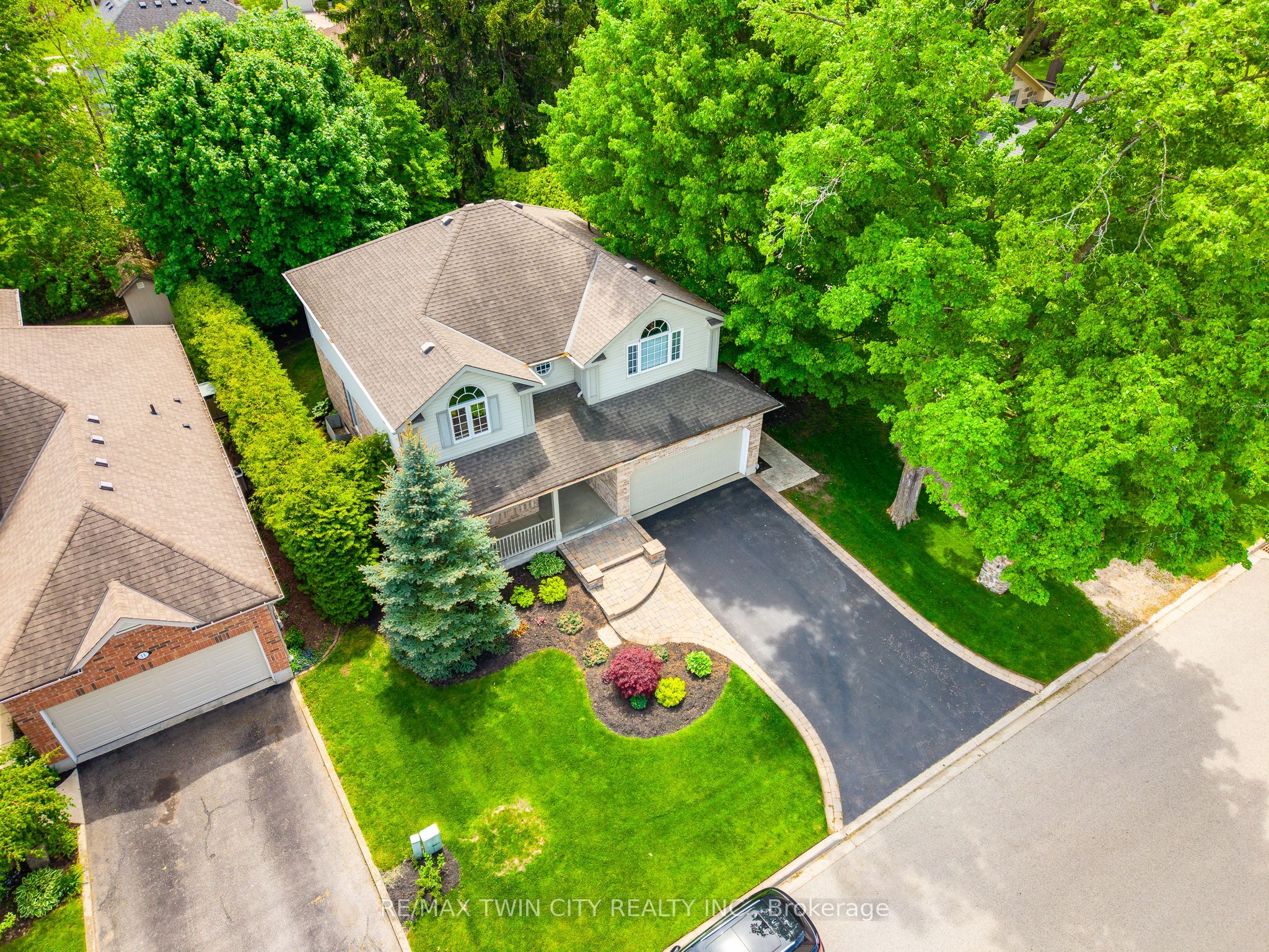 15 Carolinian Lane