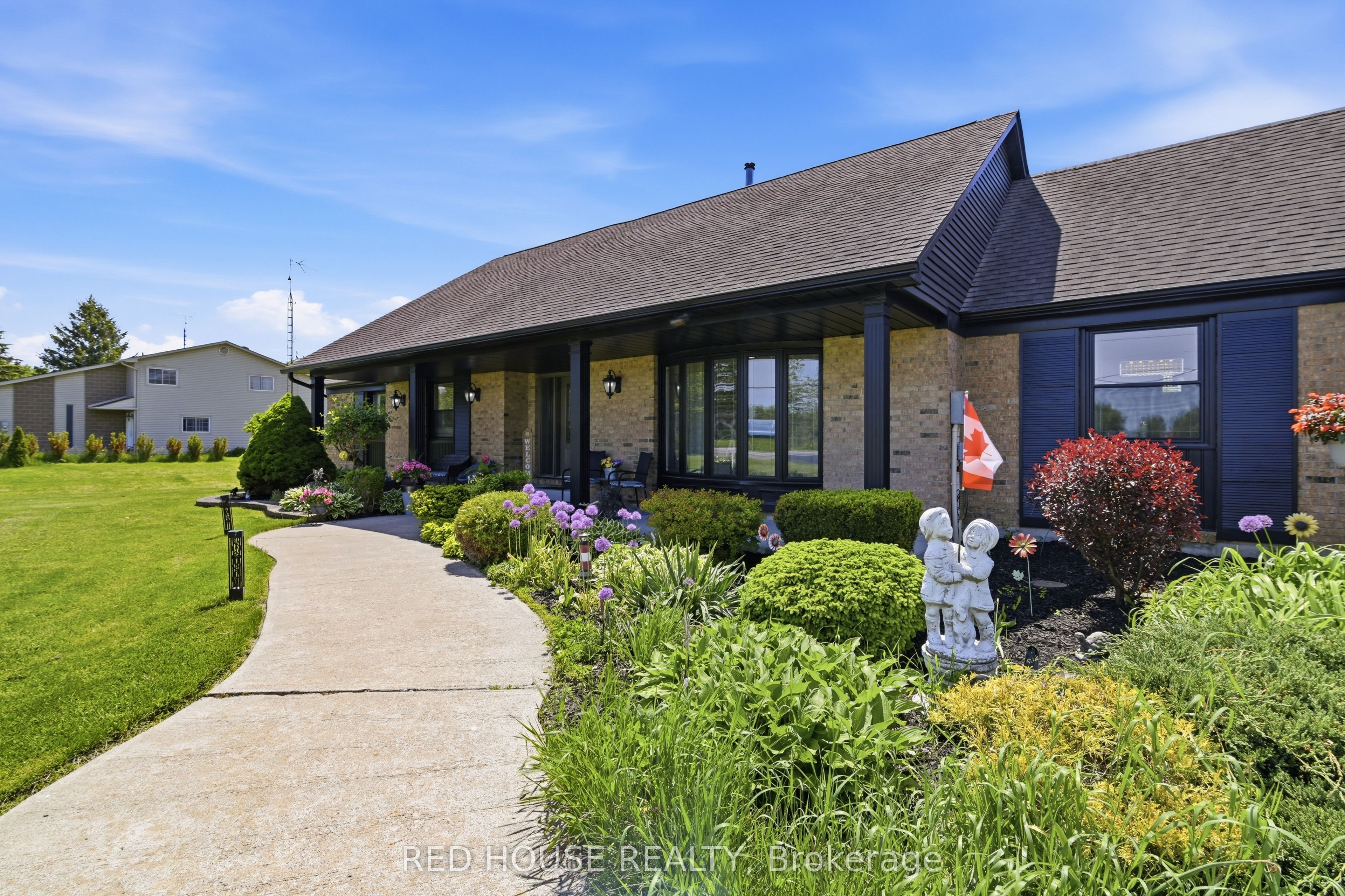 875 Brawley Road W