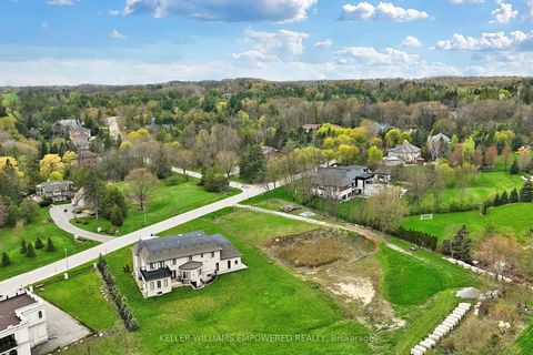 15 Honey Locust Court Vaughan ON L6A 1G2