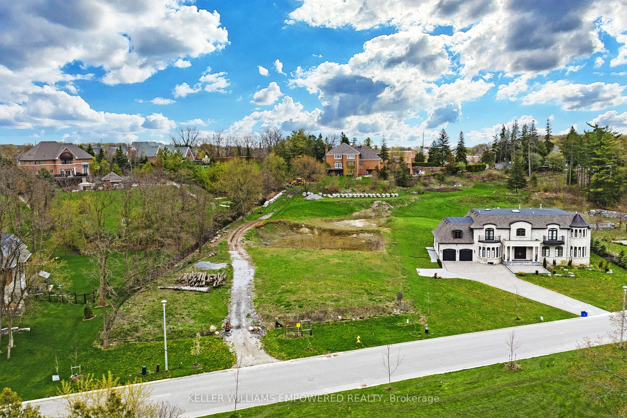15 Honey Locust Court