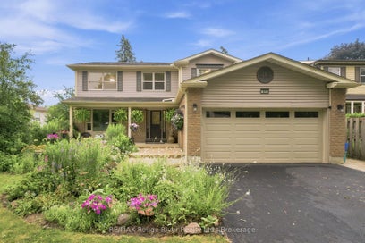 813 Ironwood Court Whitby ON L1N 6S3