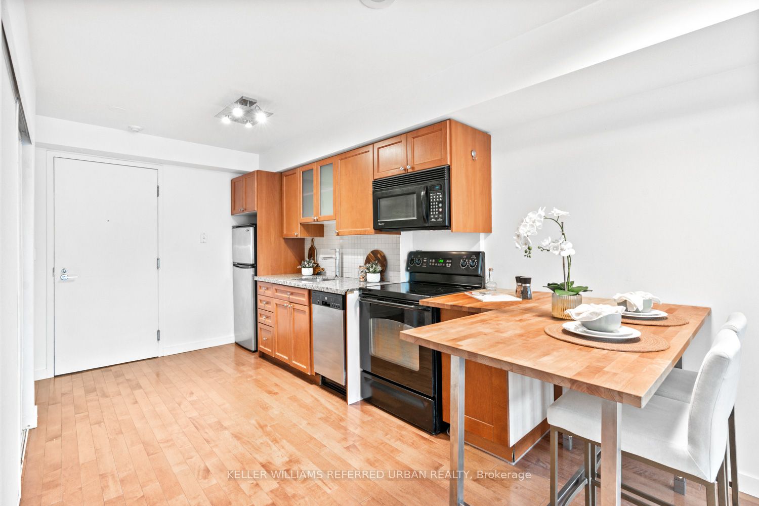 1005 King Street W 341