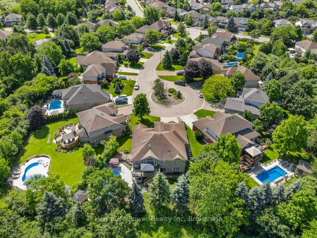 16 ELDERBERRY Court