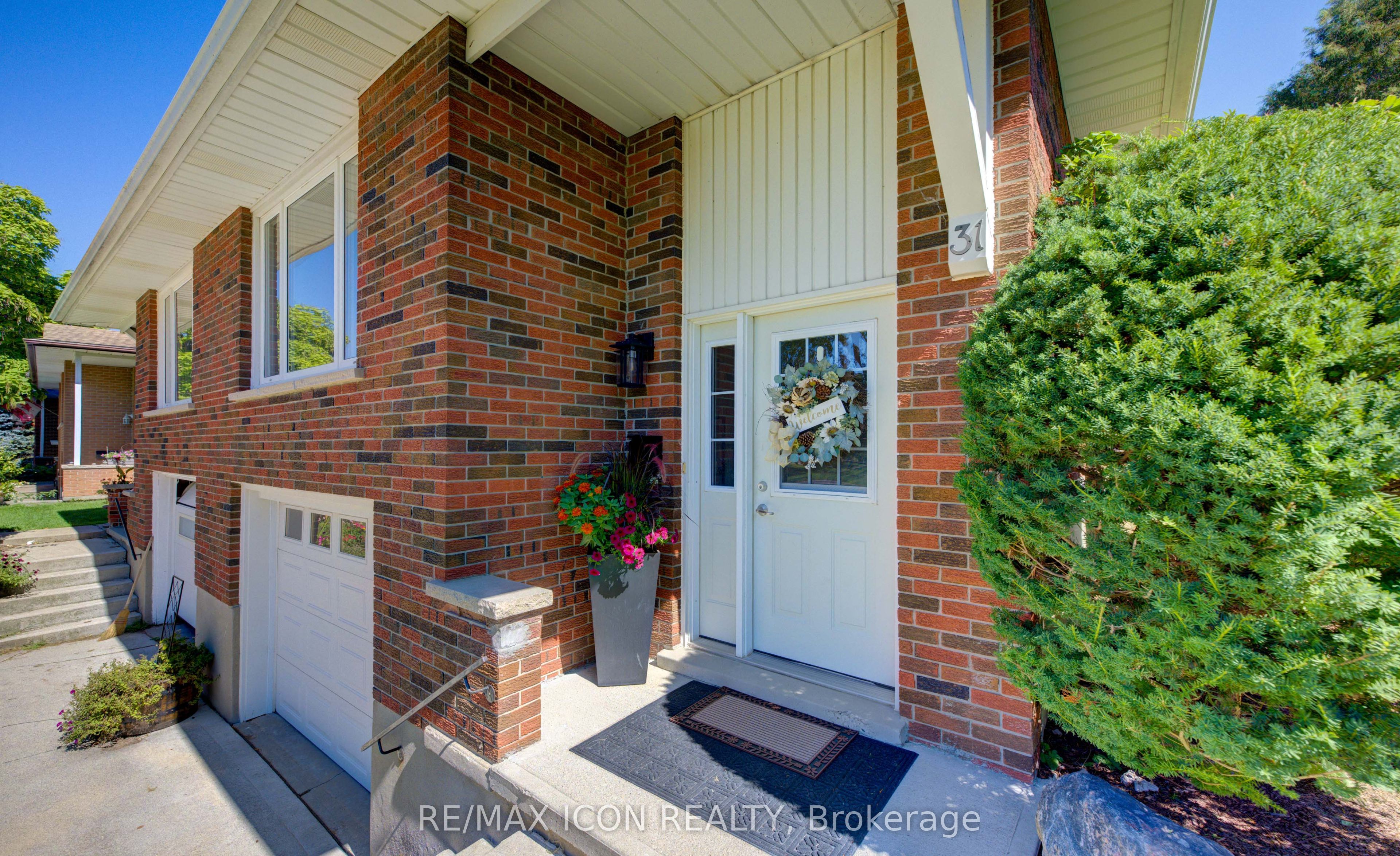 31 Grosbeak Road