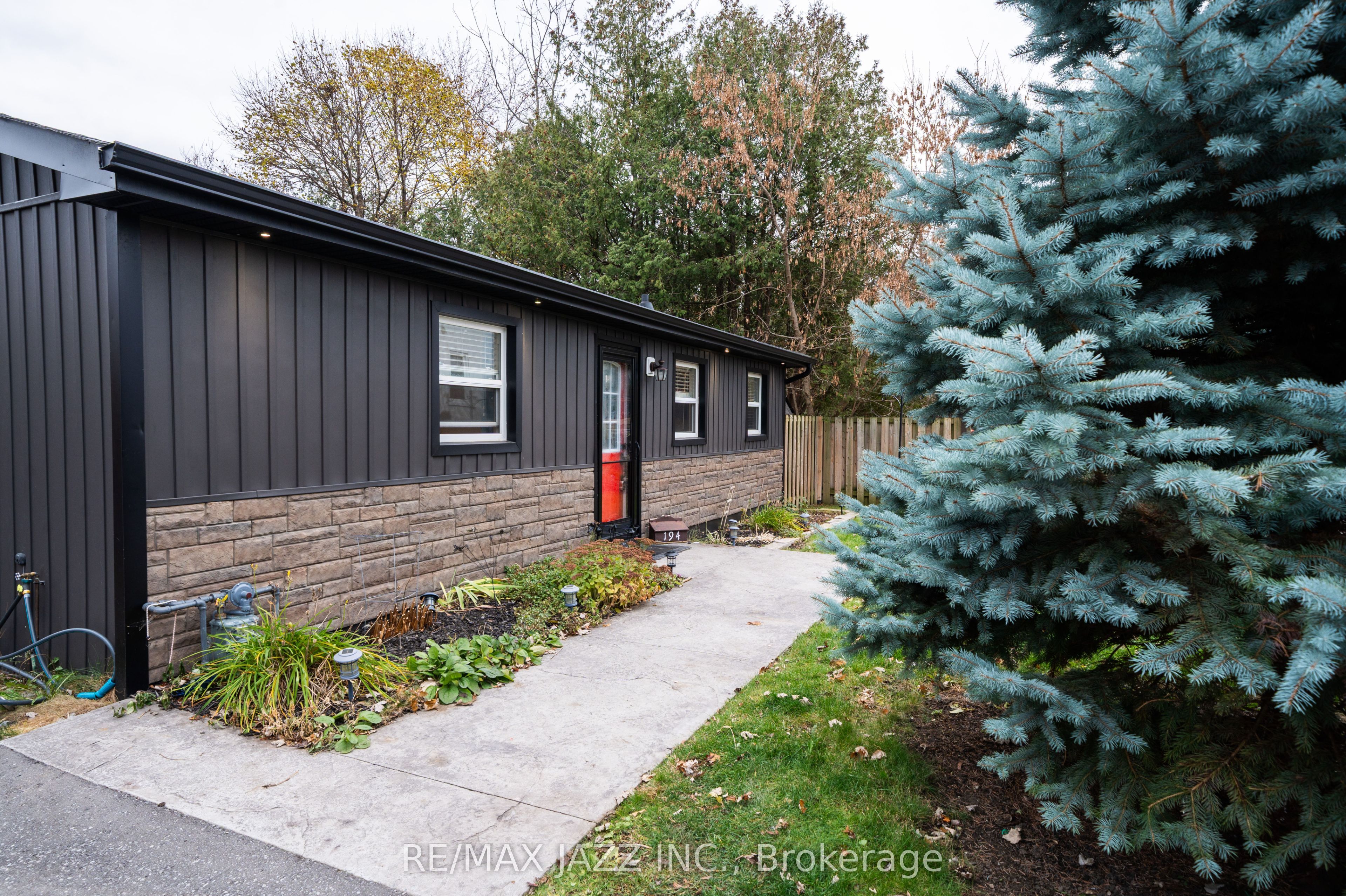 194 Liberty Street N