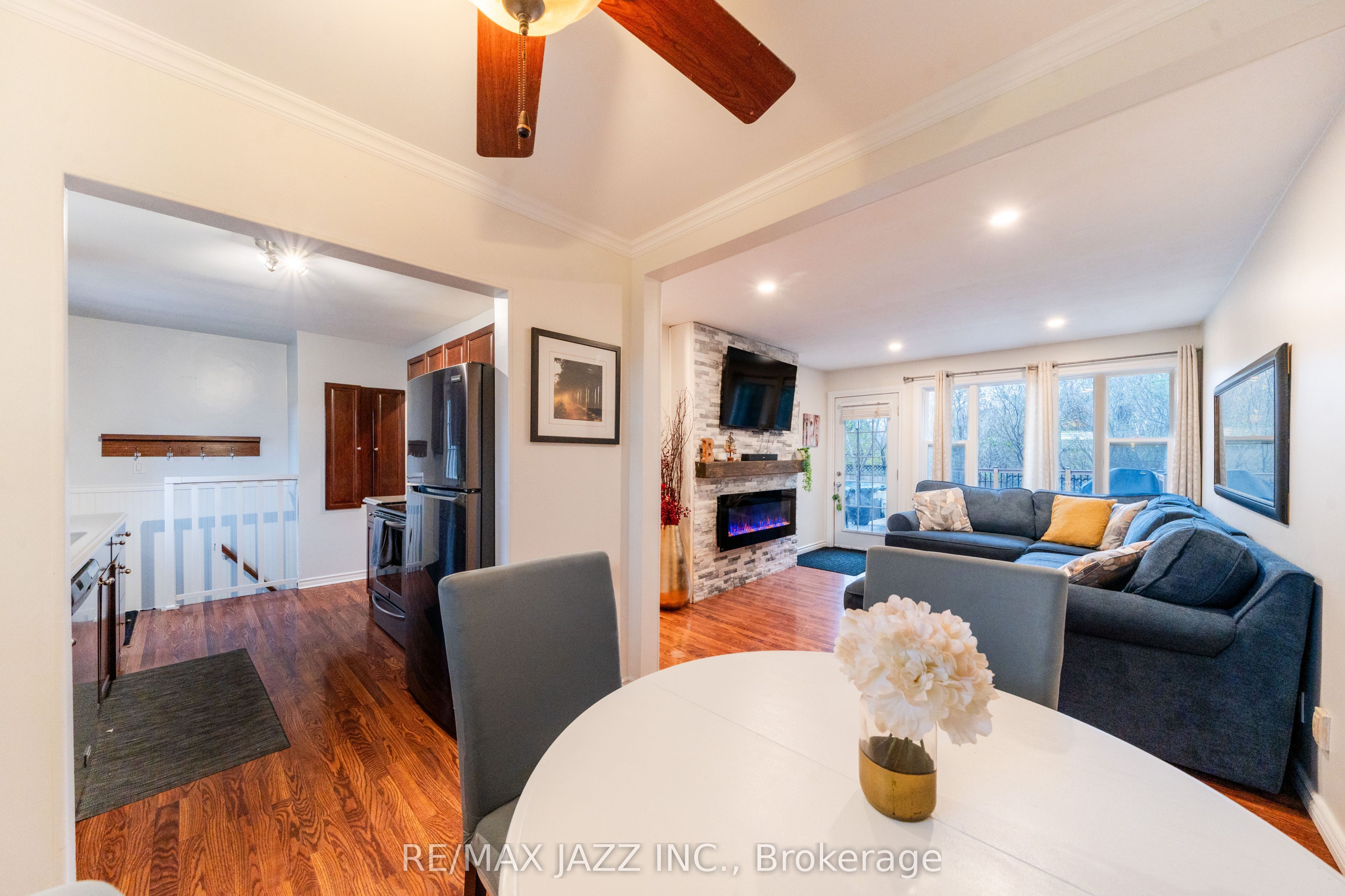 194 Liberty Street N